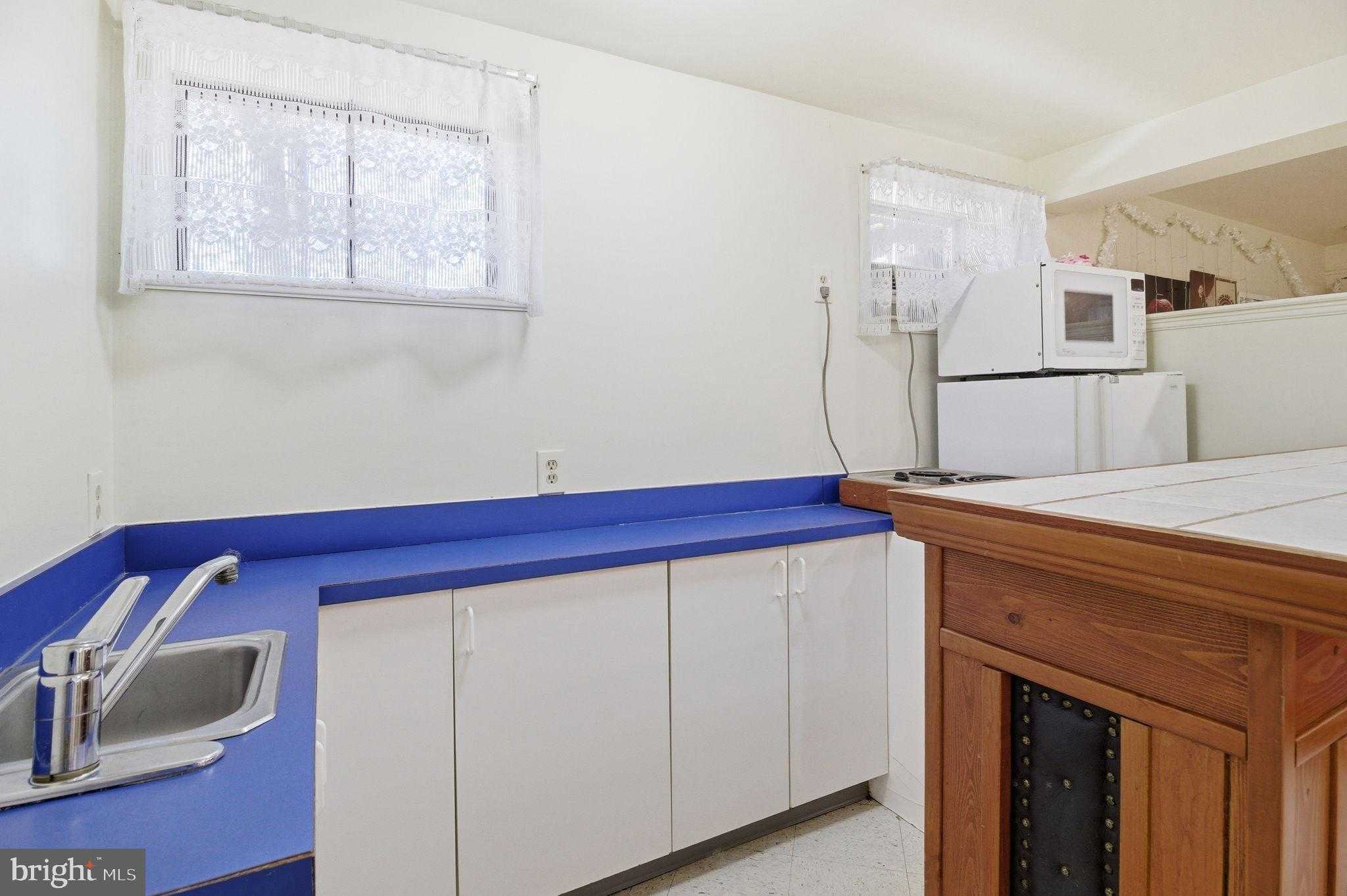 10827 Crest St photo 28