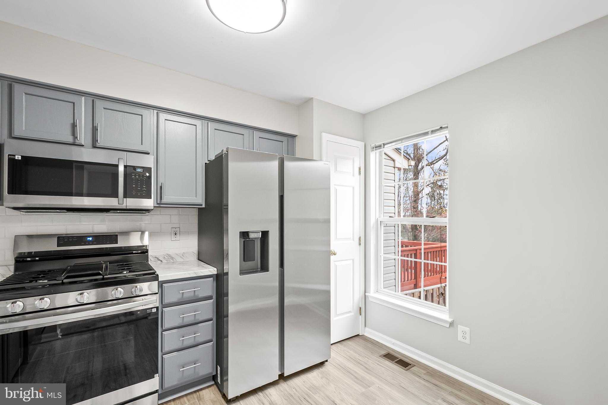 10305 Butternut Cir photo 15