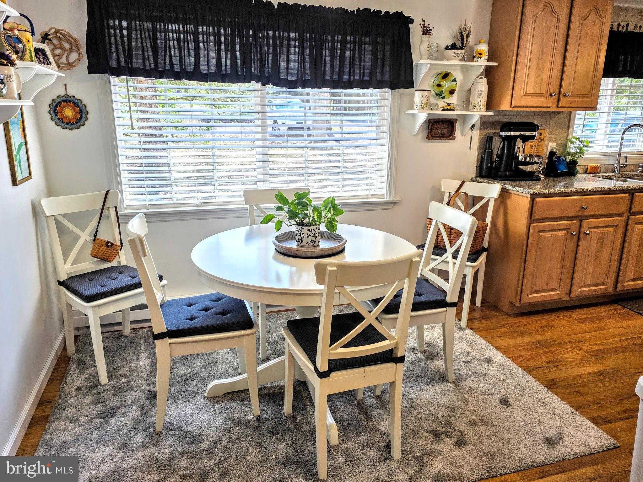 105 White Oak Dr photo 9