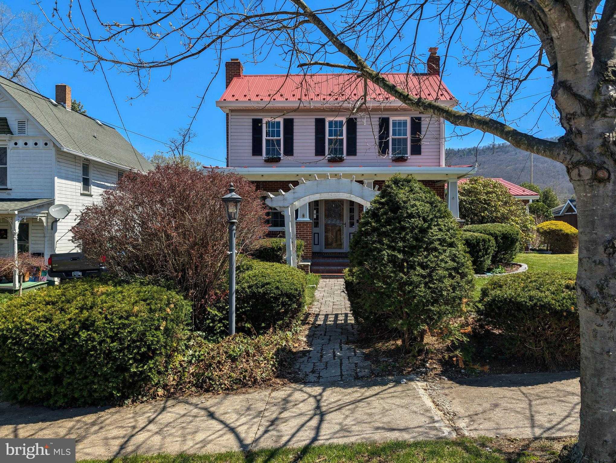 519 S Richard St photo 4