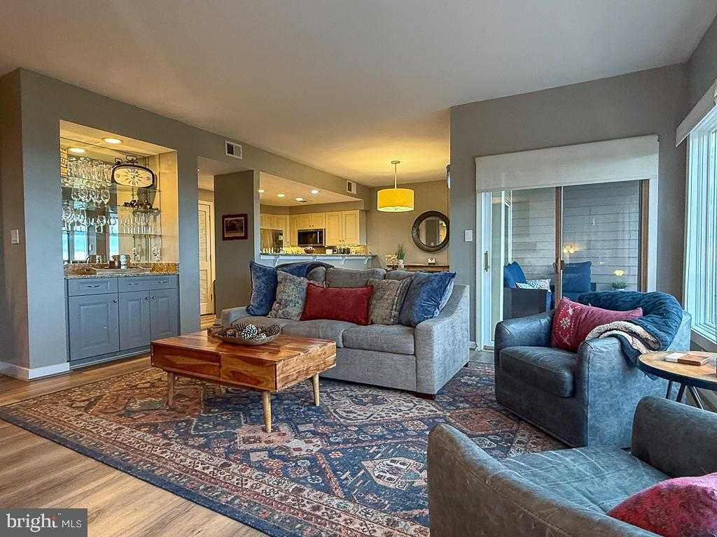 1616 Overlook photo 8