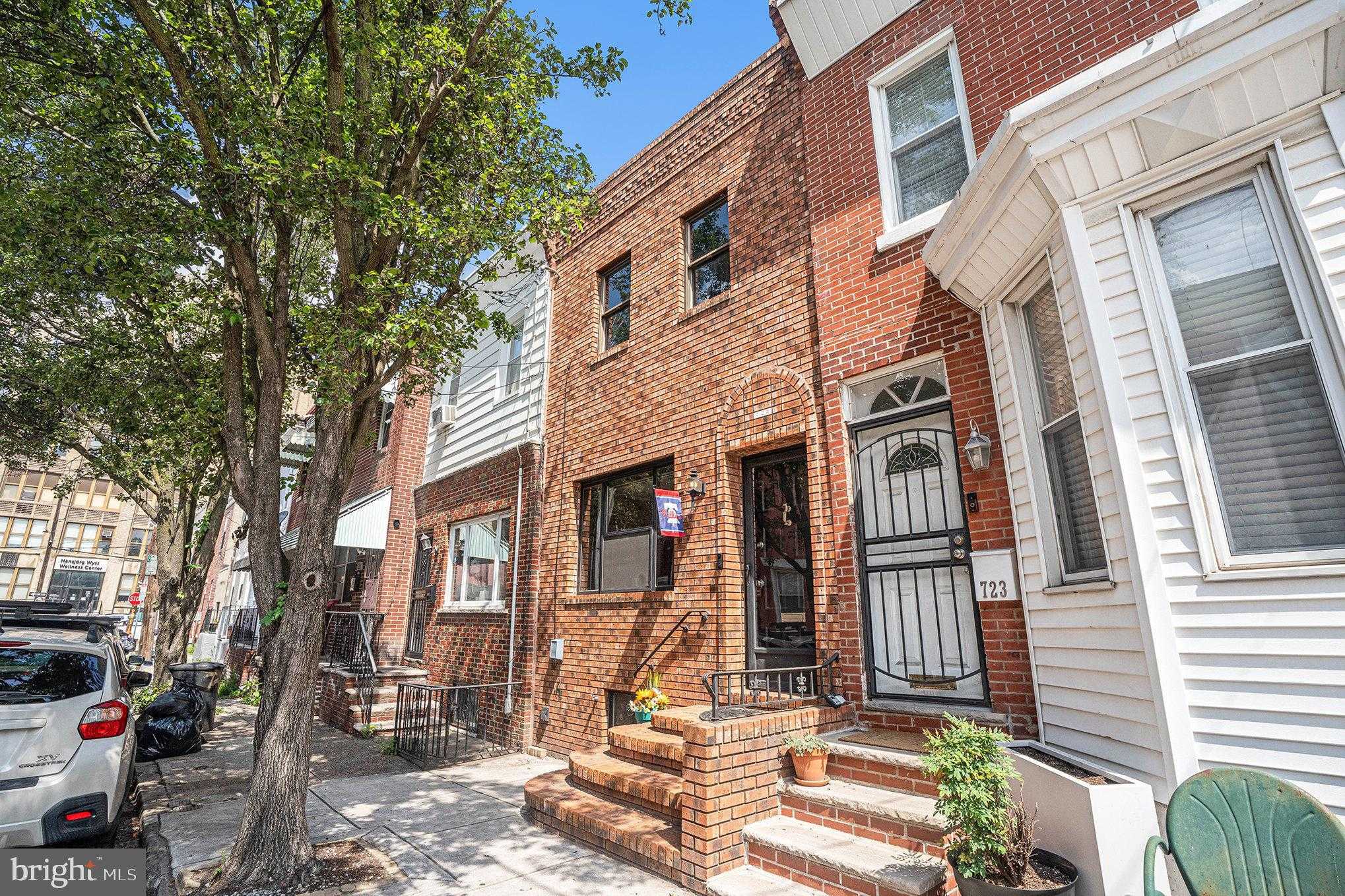 725 Hoffman St photo 2