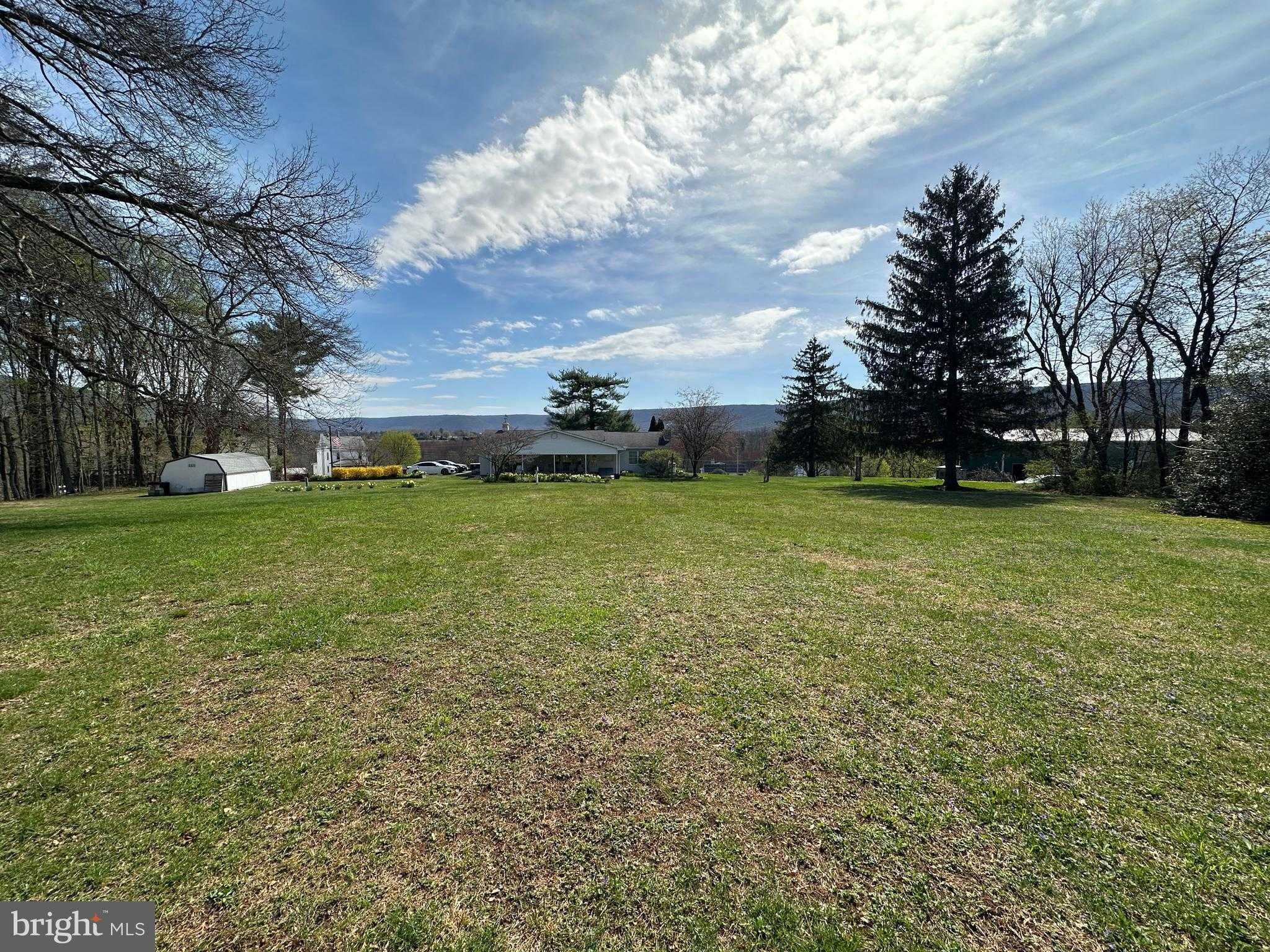 422 Greenwood Rd photo 35