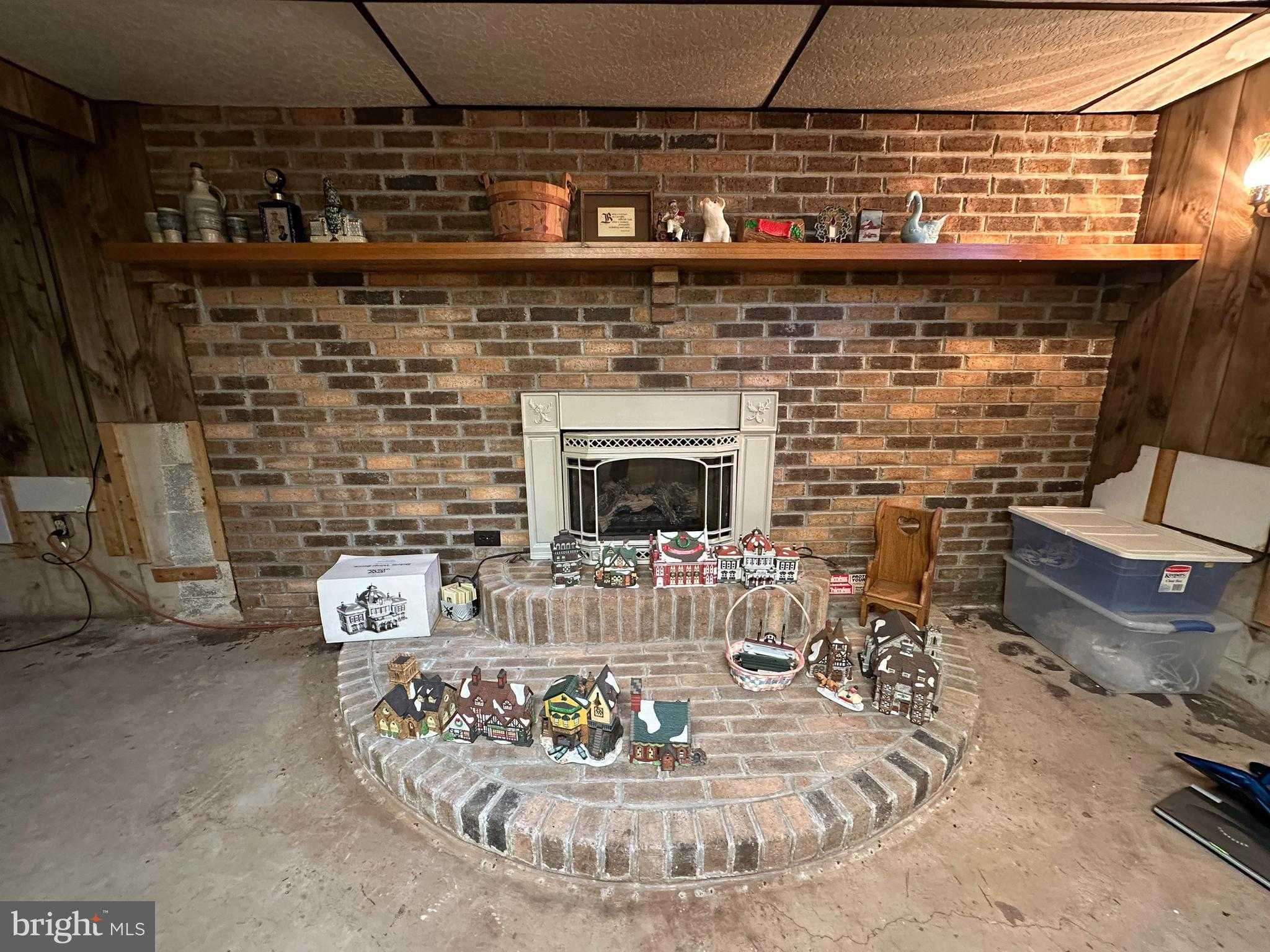 422 Greenwood Rd photo 77