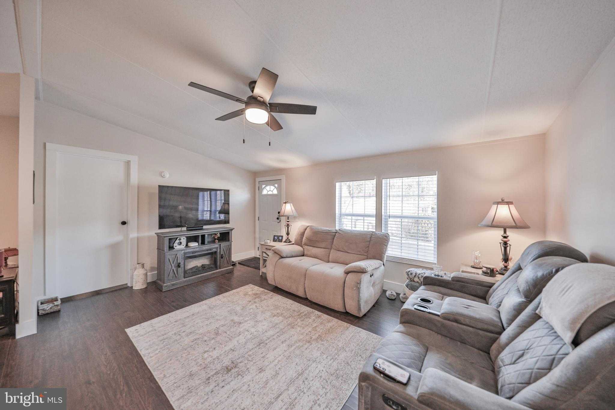 1215 Blue Mountain Cir photo 9