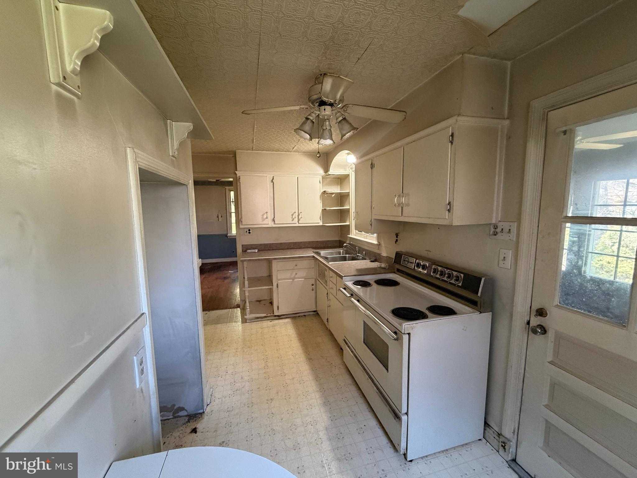 3828 Brisban St photo 4