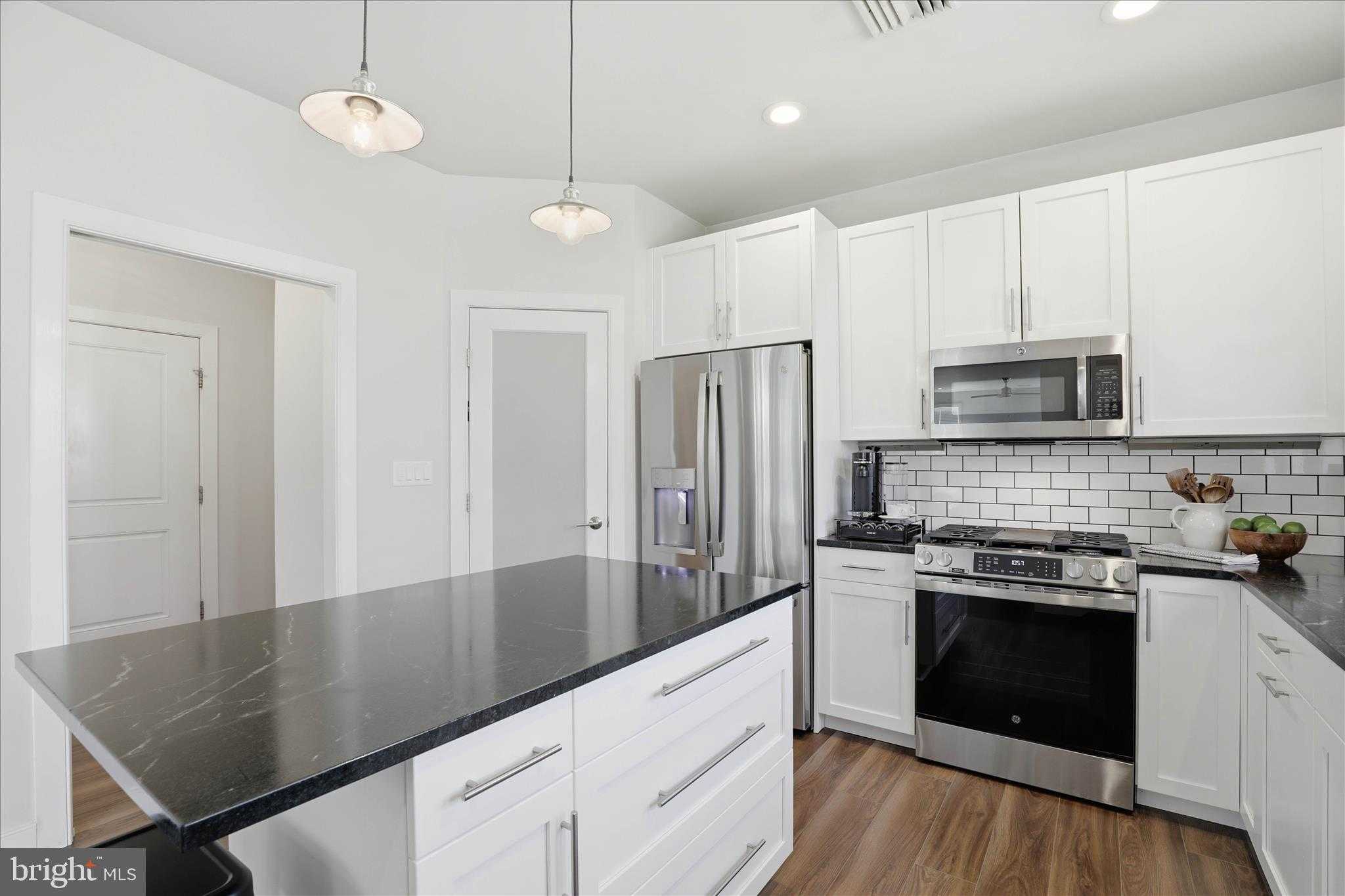 1411 Willow Creek Dr photo 21