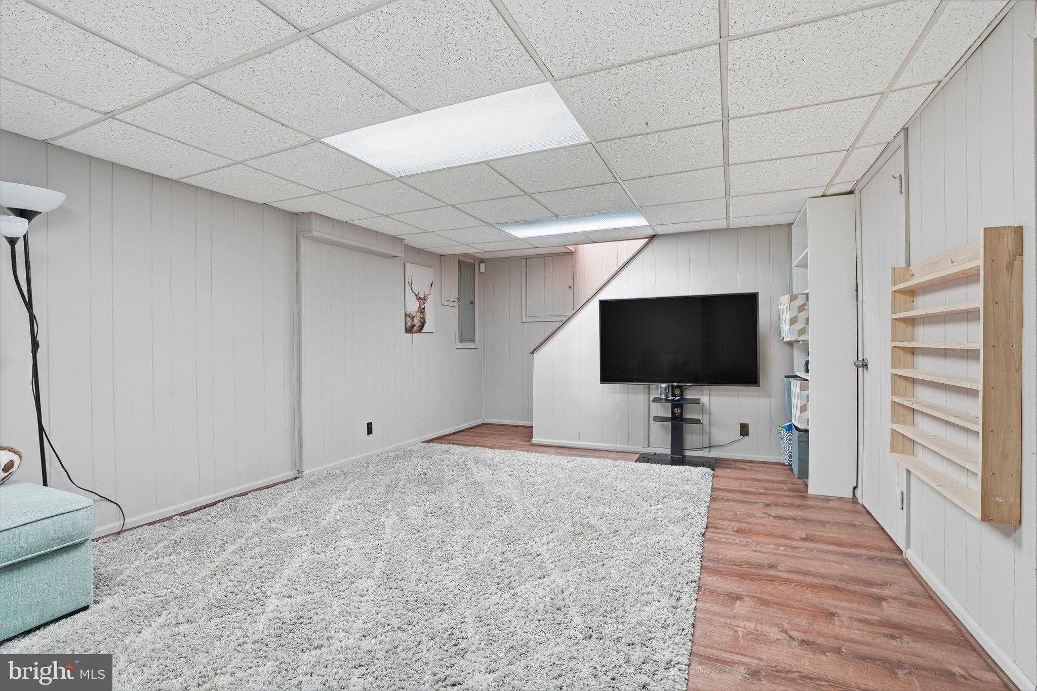 739 Bridgeview Rd photo 20