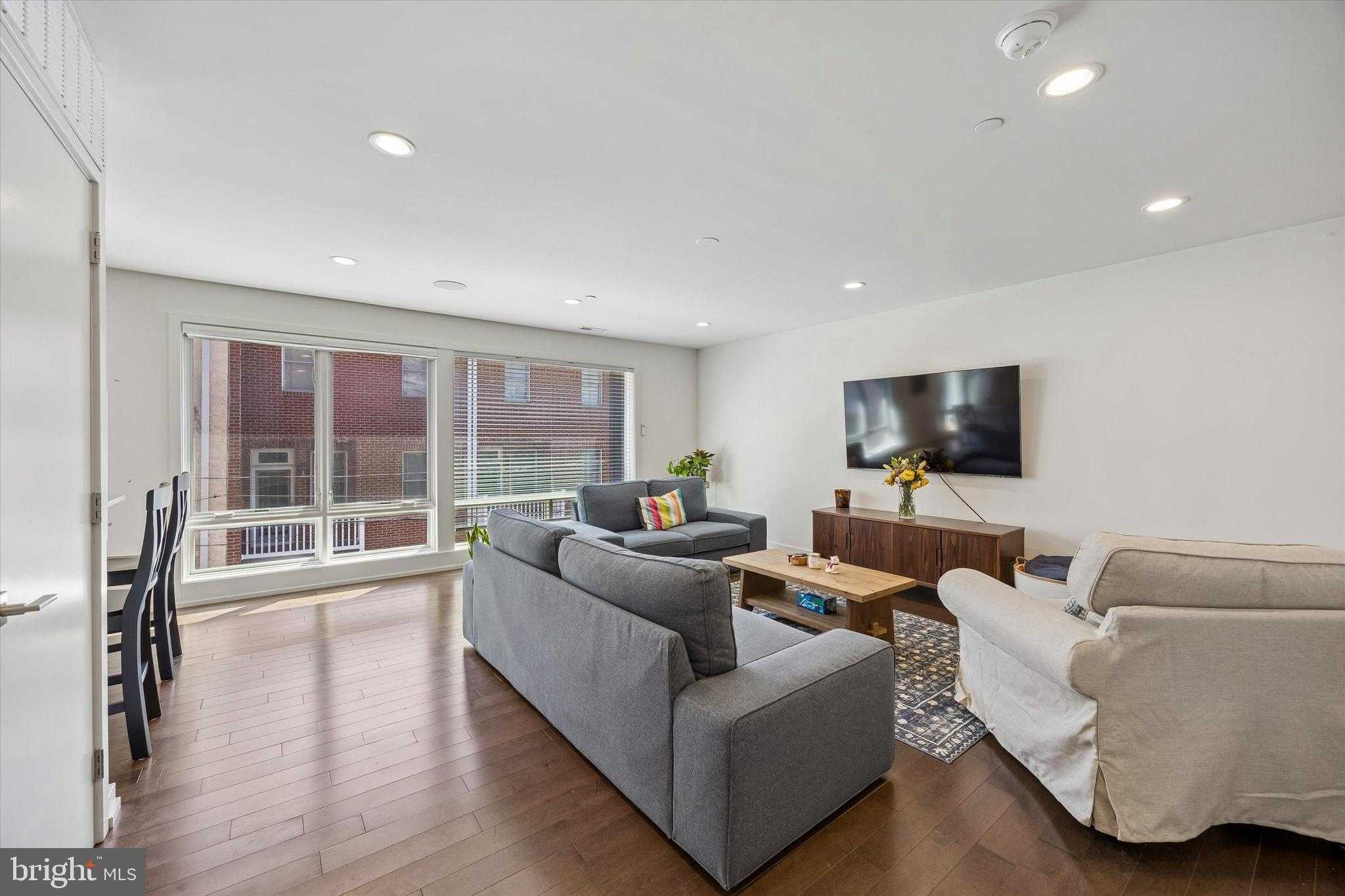 728 S Sartain St Unit 3 photo 3