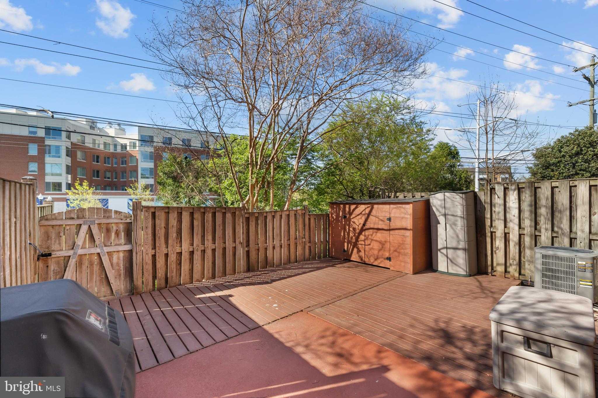 1002 Jennifer Ln photo 43