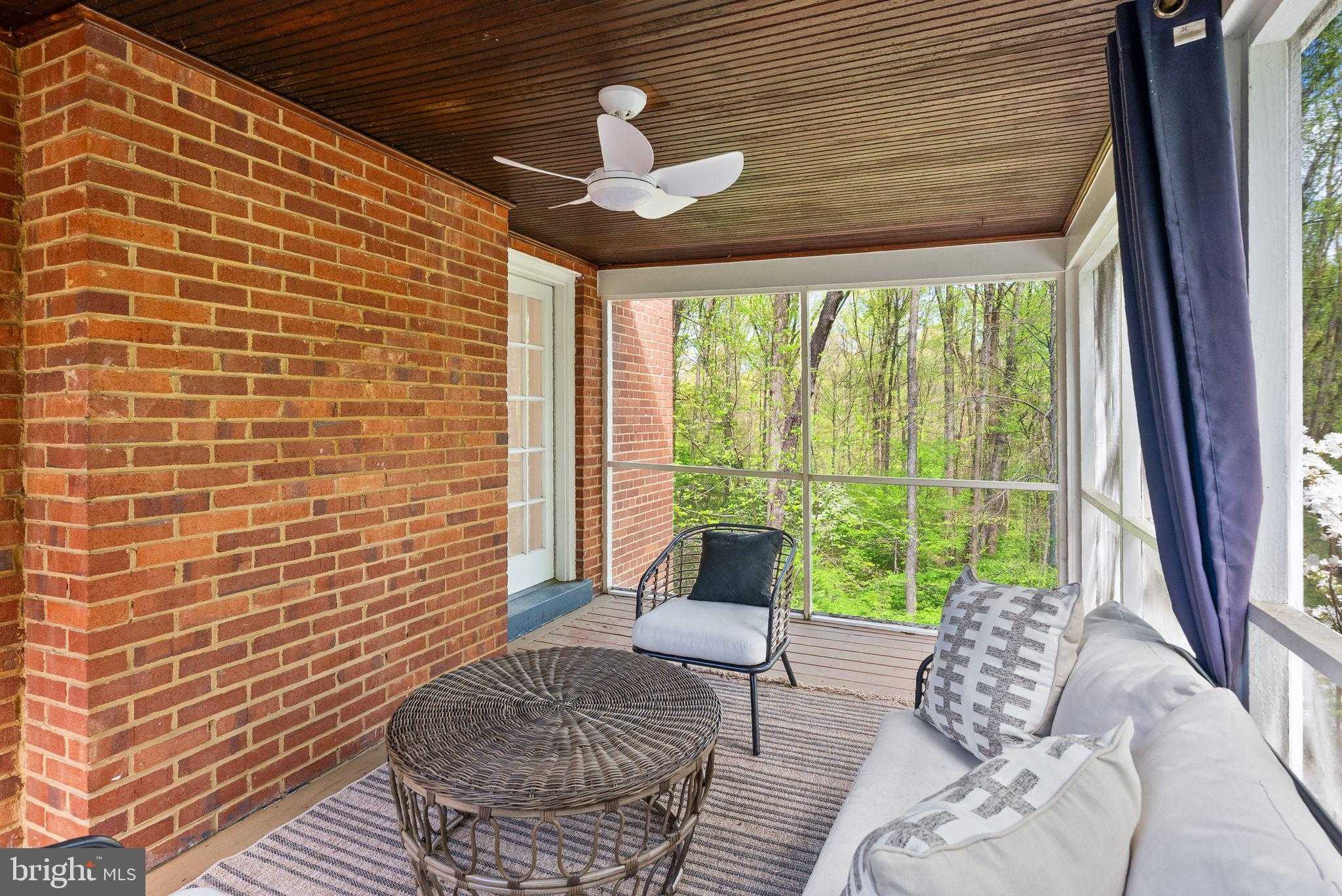 7102 Cynthia CT photo 17