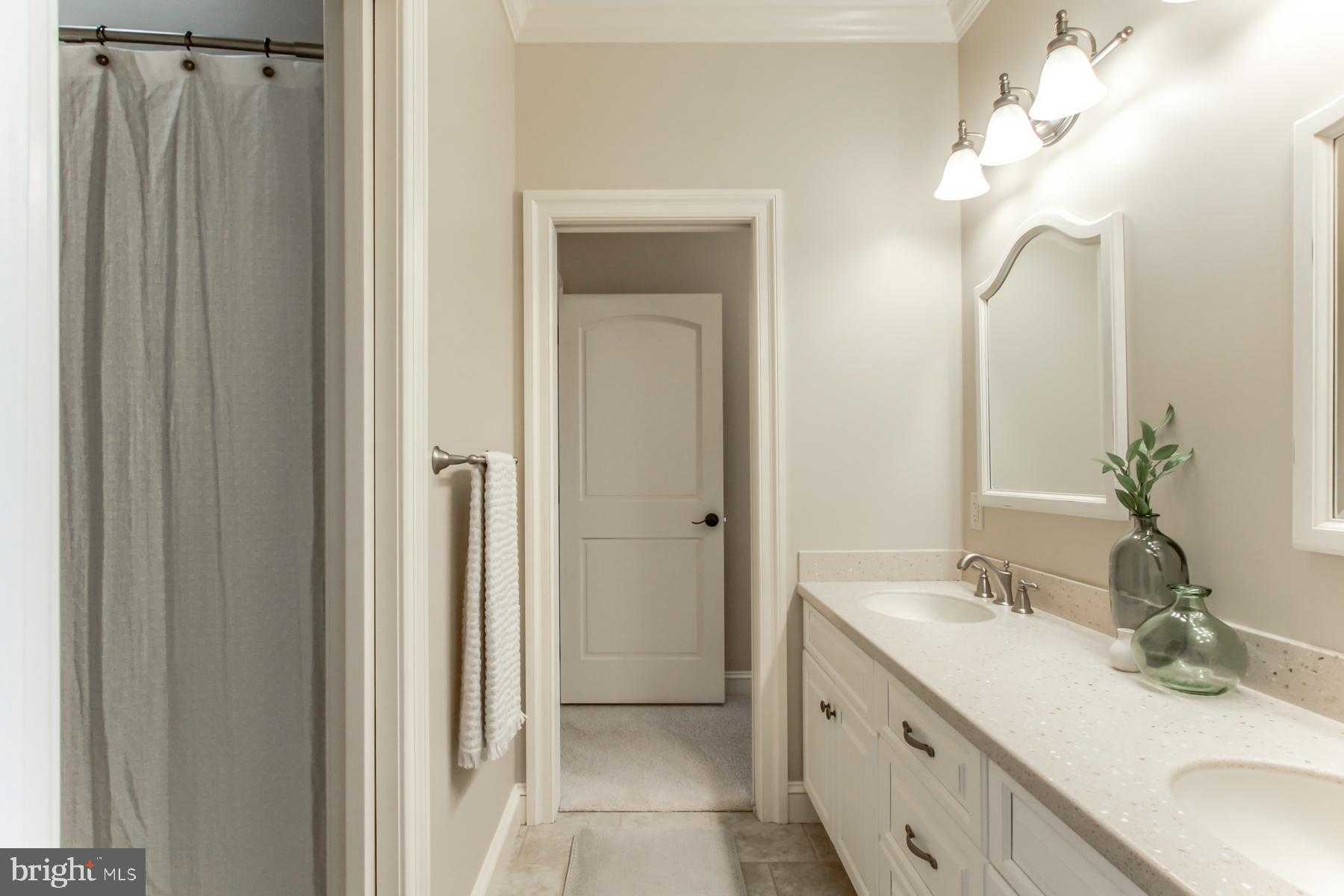 5683 Gingrich Rd photo 54