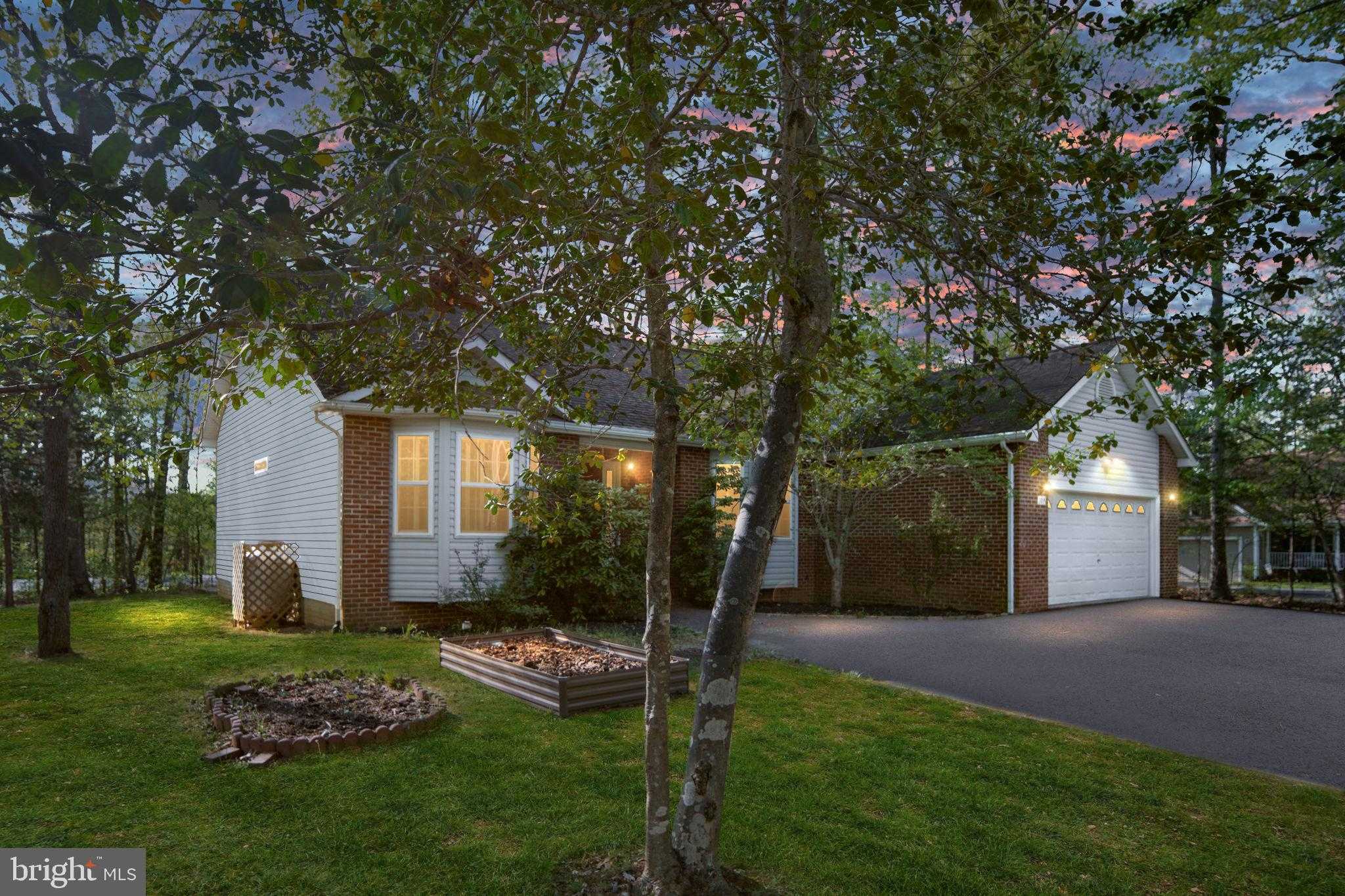 109 Cedar CT photo 4