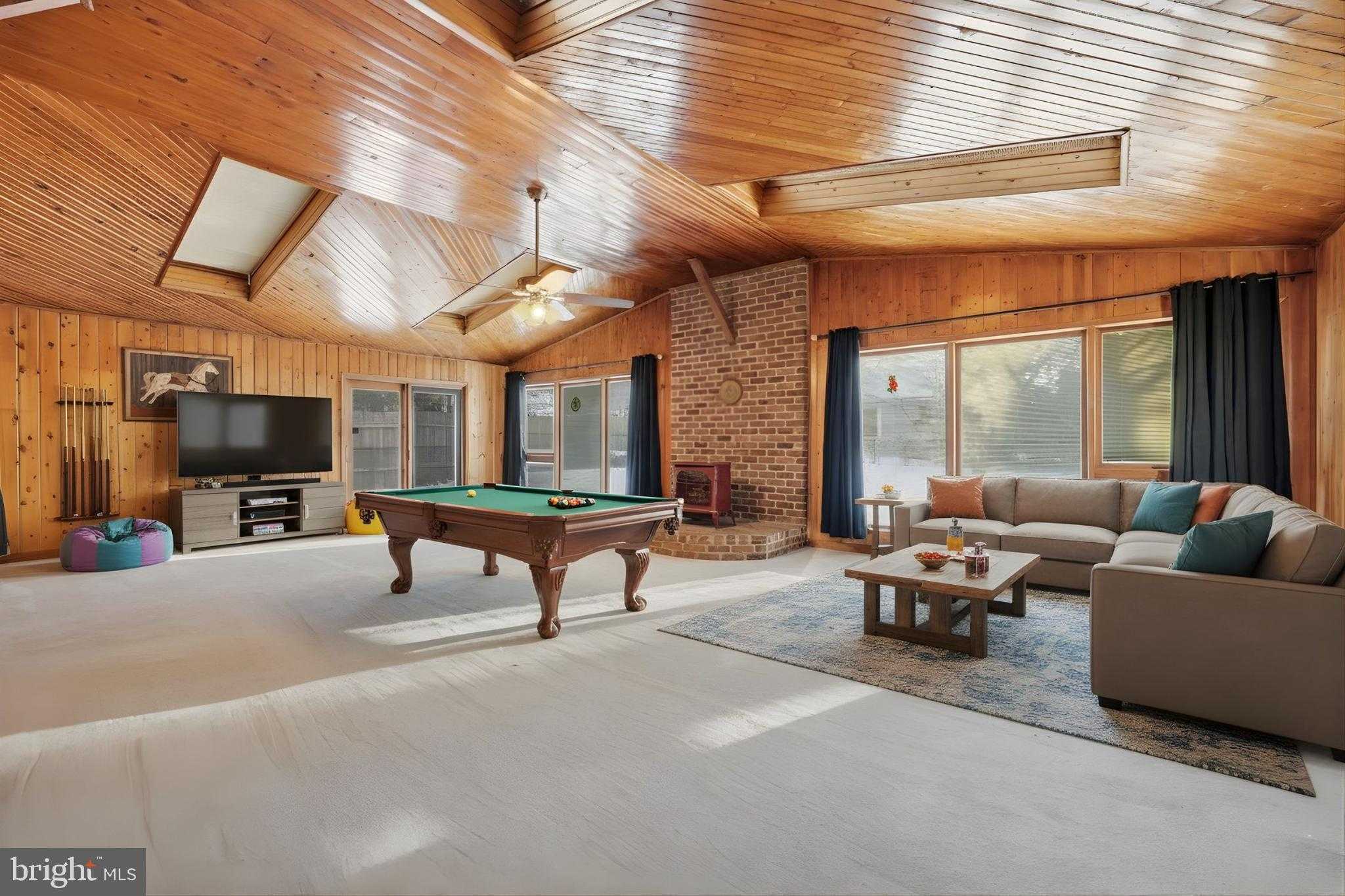 1206 Beechwood Dr photo 2