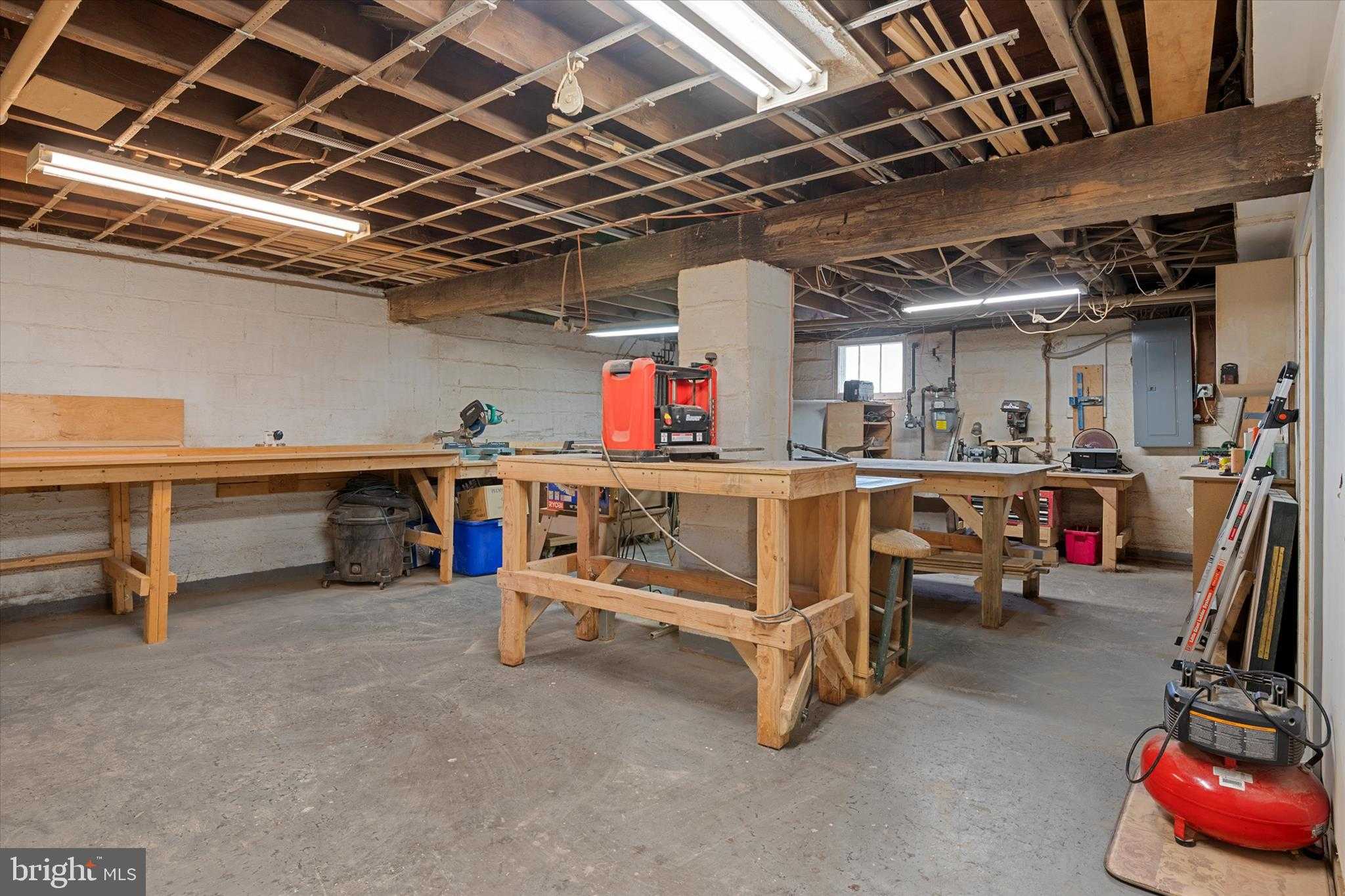 416 Seward Ave photo 22