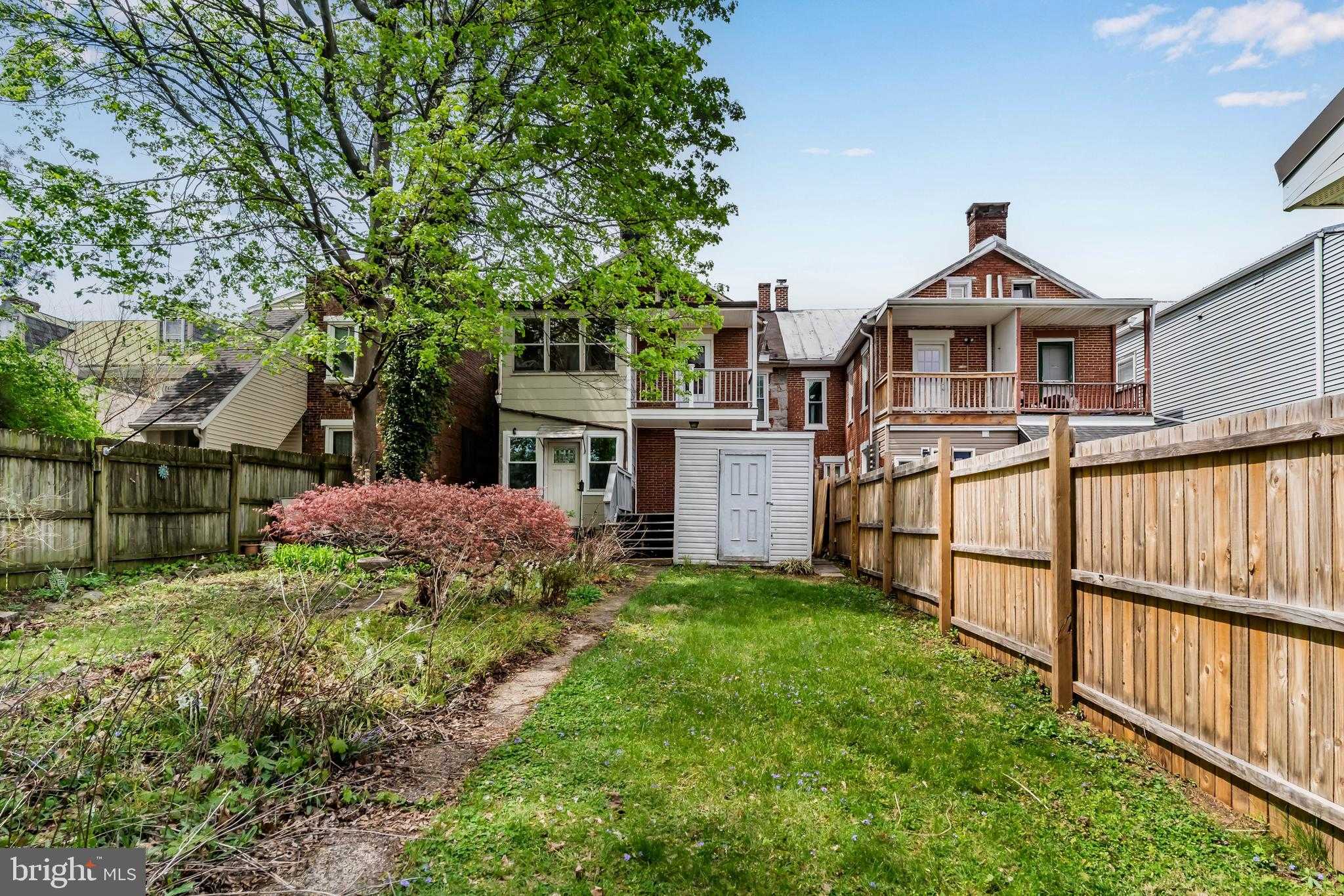 19 N East St photo 17