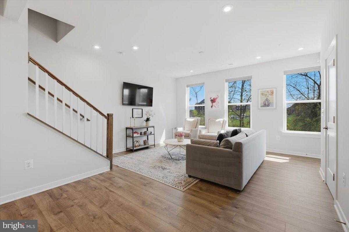 44576 Wolfhound Sq photo 5