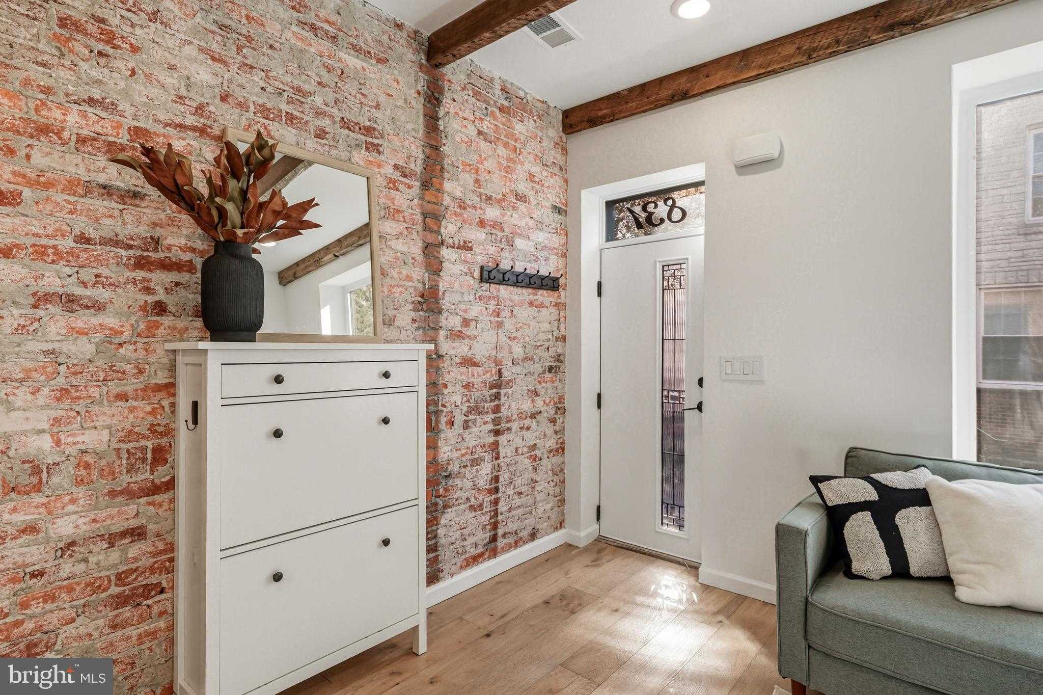 831 N Stillman St photo 17