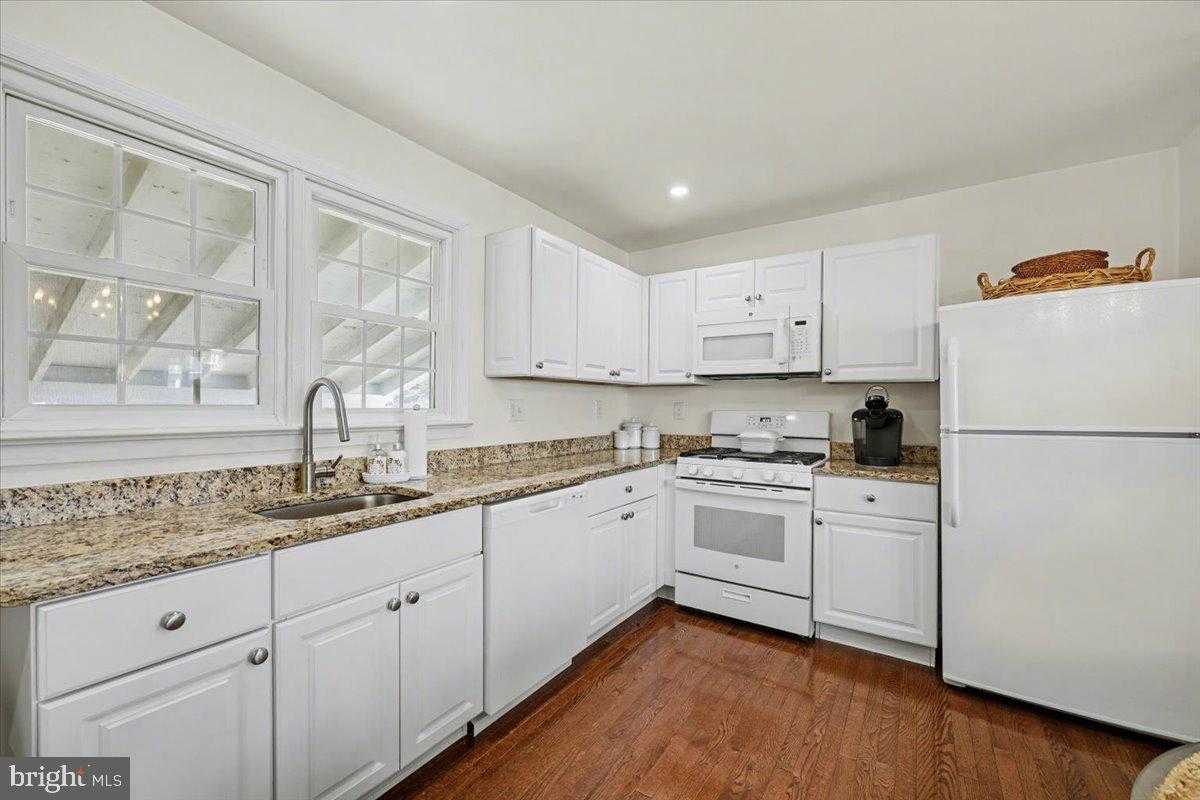 1204 Madison Ave photo 8