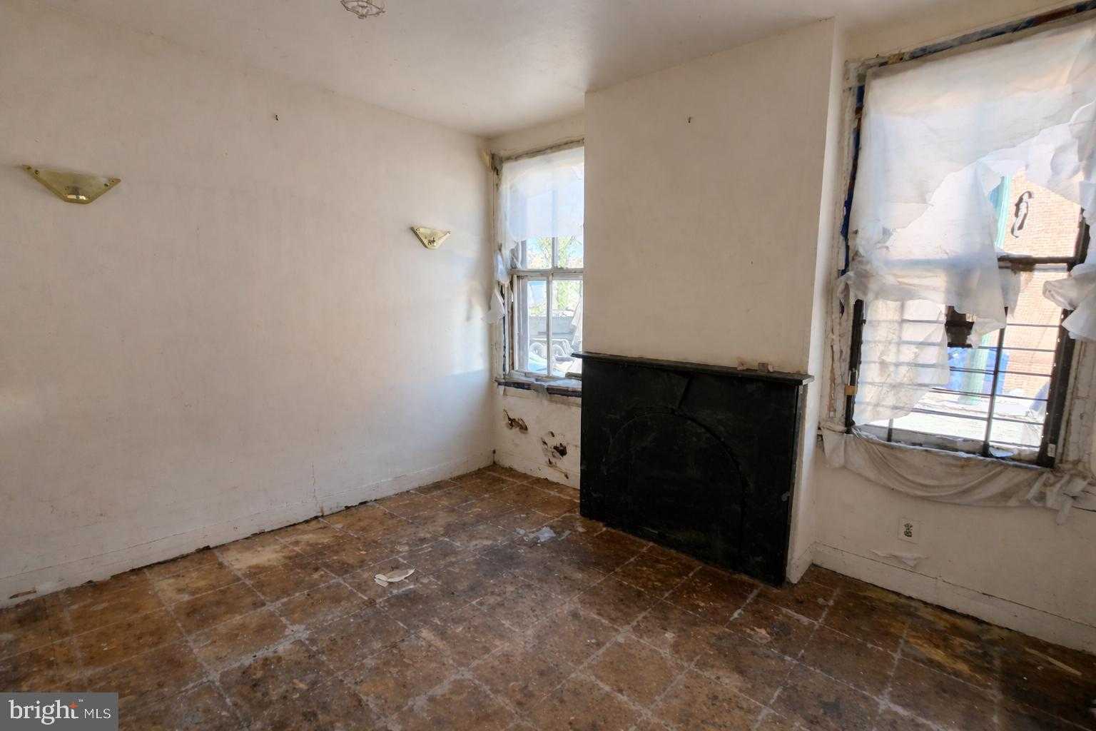 1934 N Washington St photo 12