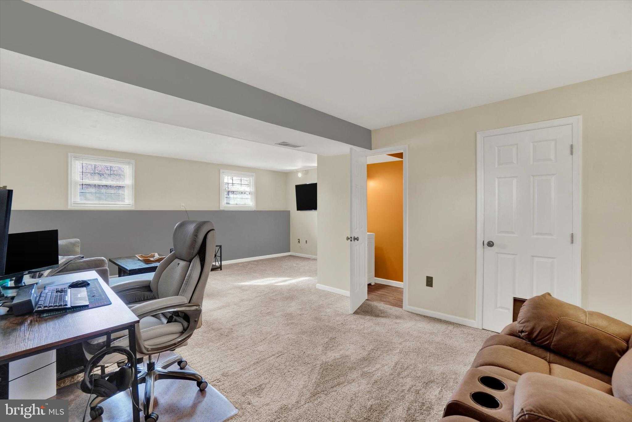 103 Overview Cir E photo 18