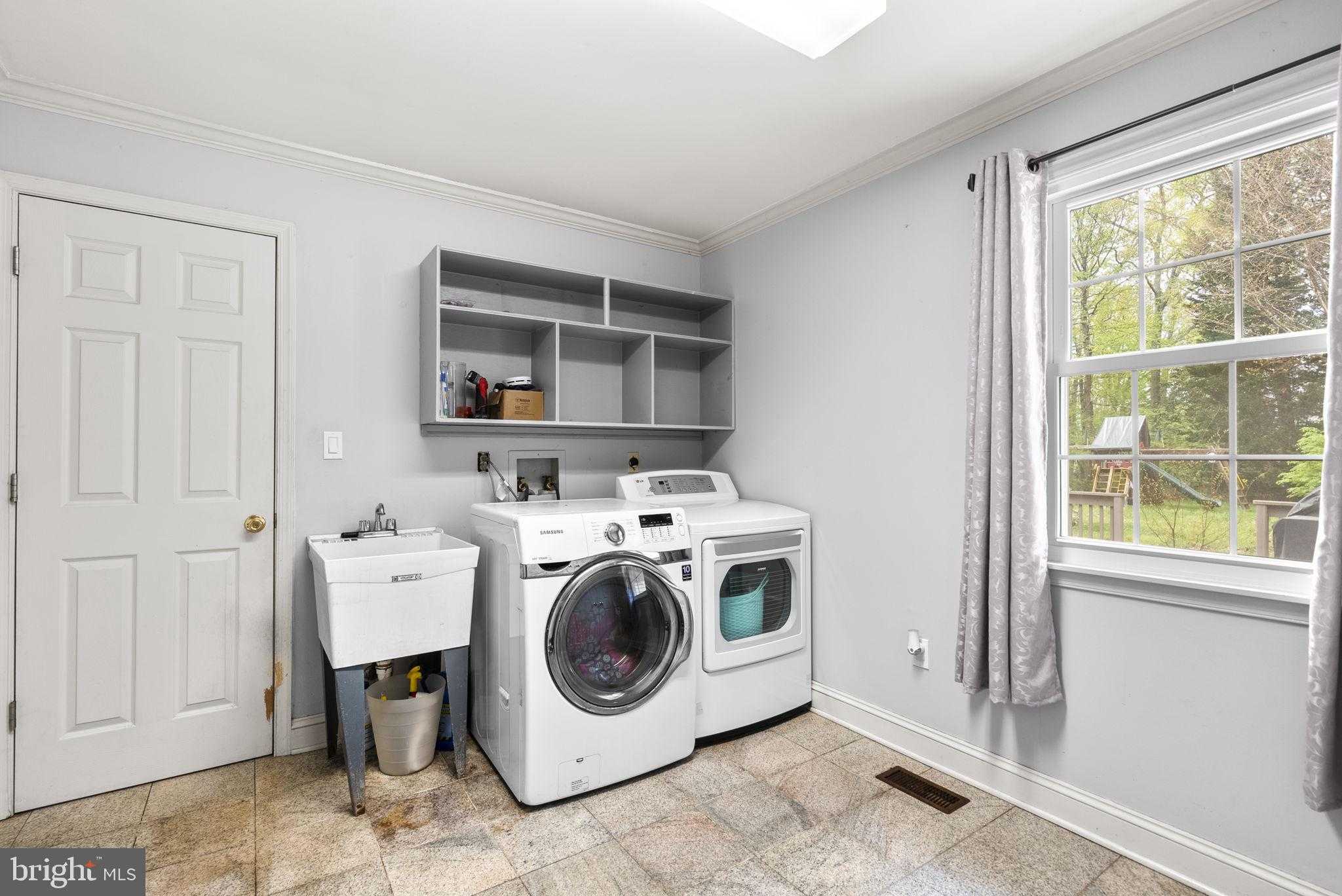 230 Ambleside Dr photo 27