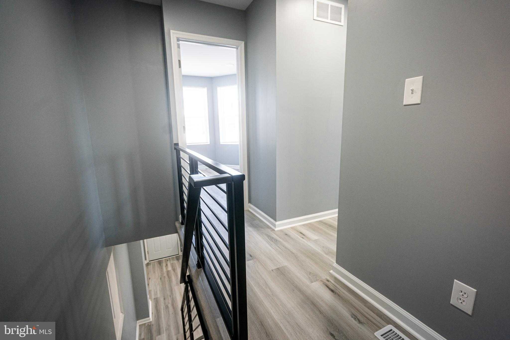 5902 Addison St photo 22