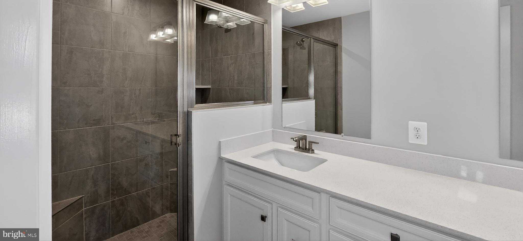 2542 Verona Pl Unit B photo 17