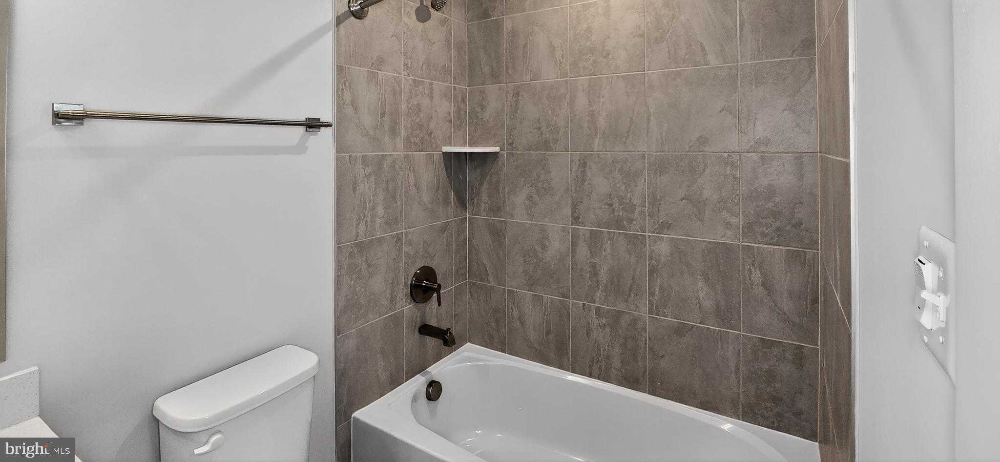 2542 Verona Pl Unit B photo 20