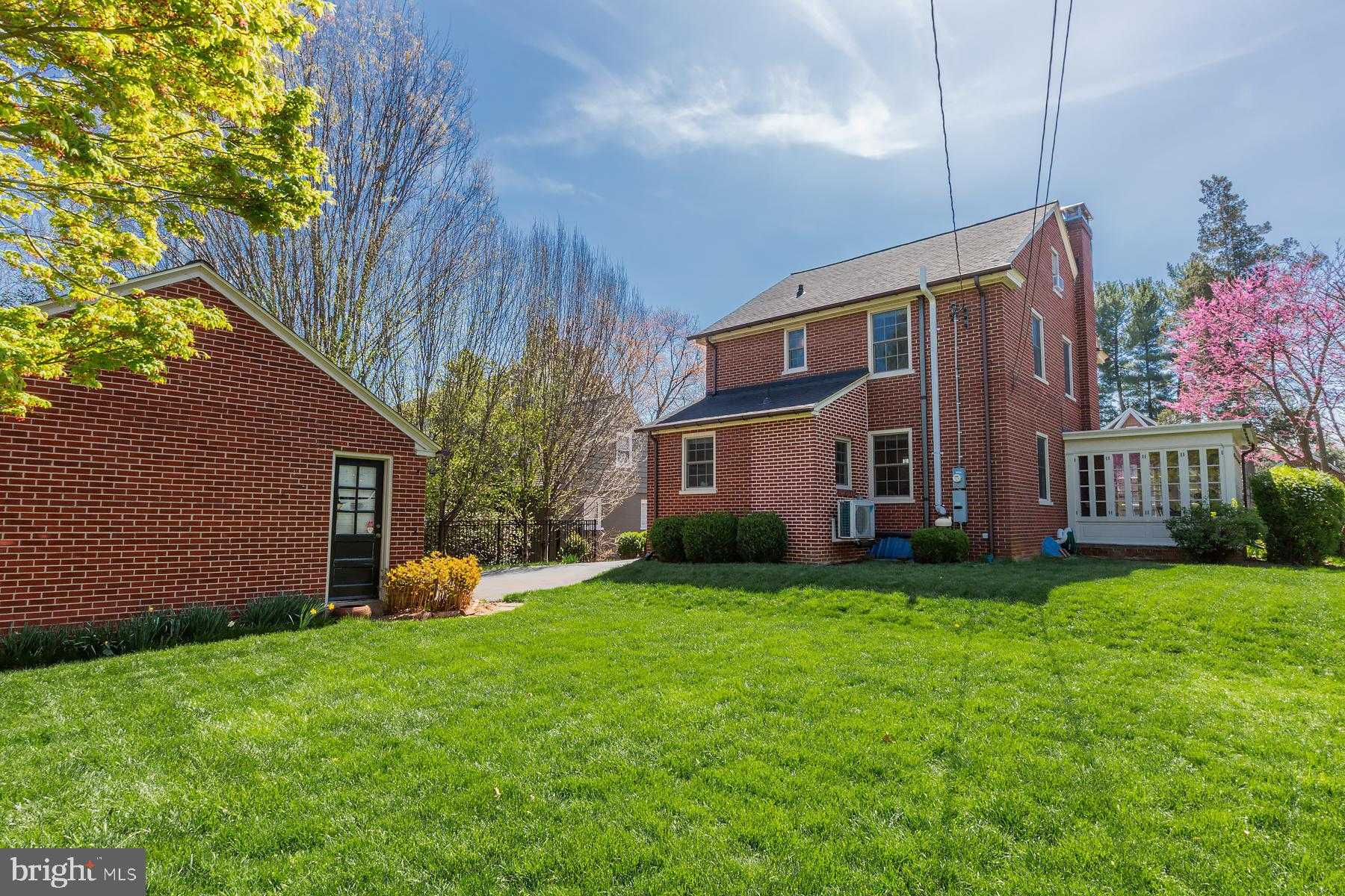 927 Martha Ave photo 74