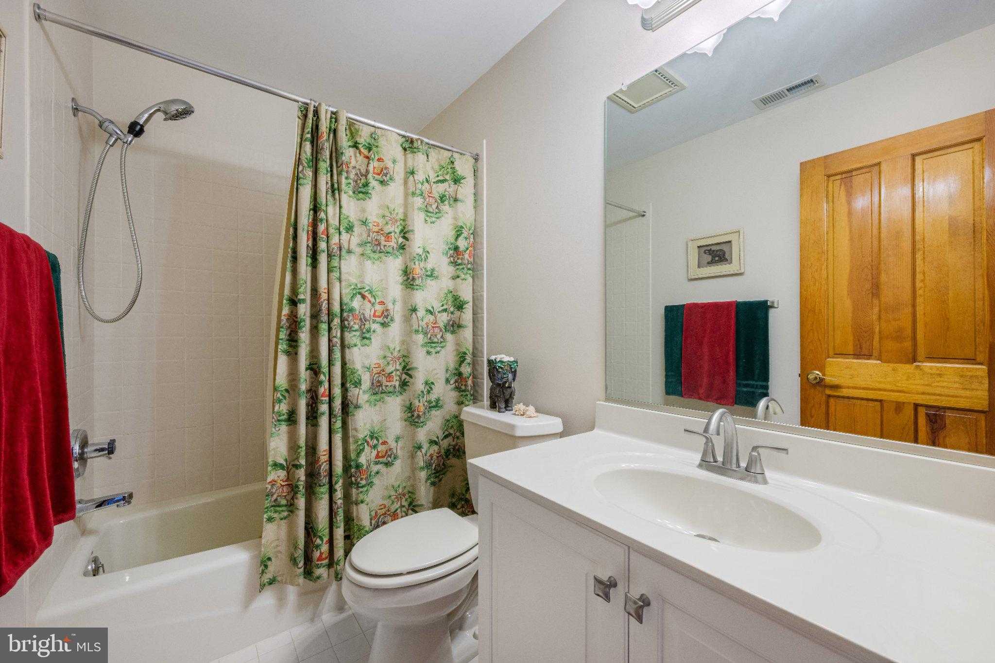 8 Batterbrook CT photo 33