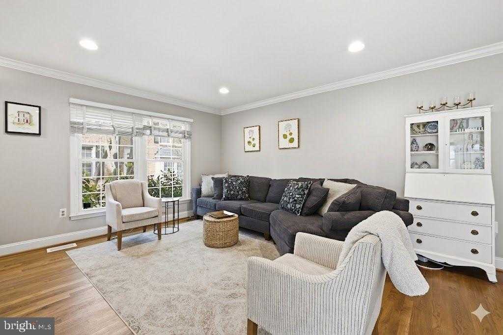 2556 S Arlington Mill Dr photo 3