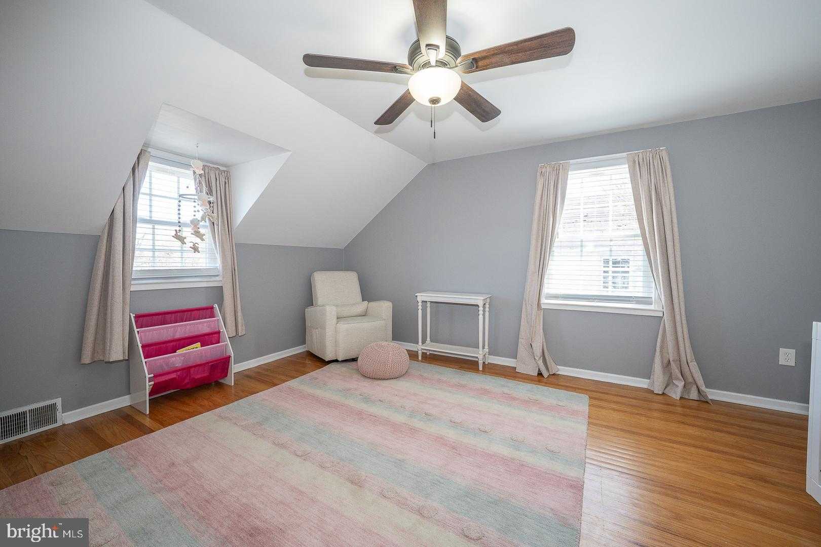 30 Midland Ave photo 16