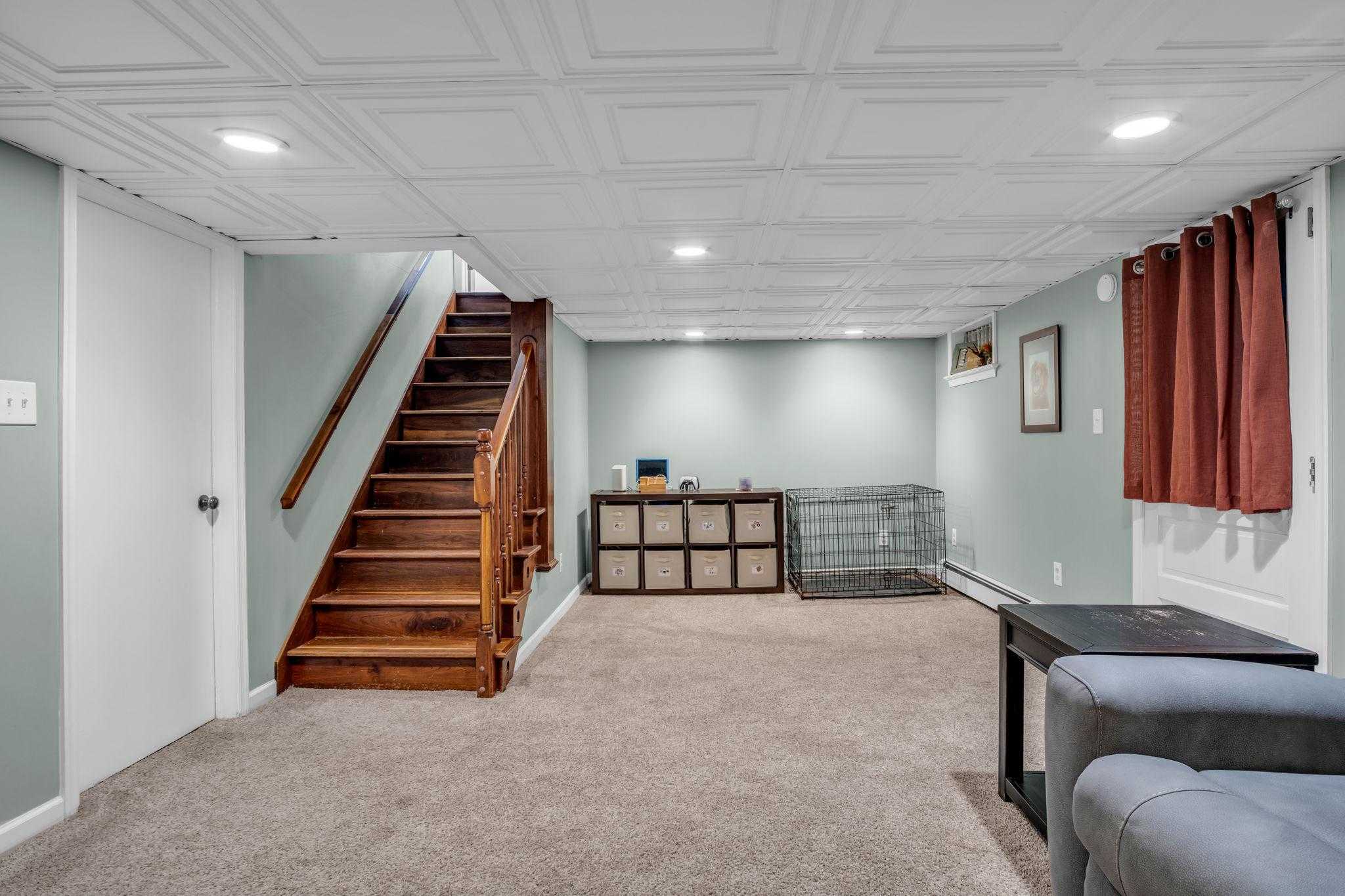 81 Peach Ave photo 19