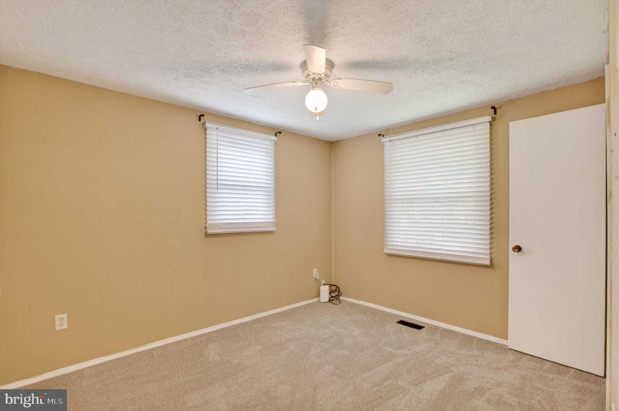 9773 Emerald Ln photo 8