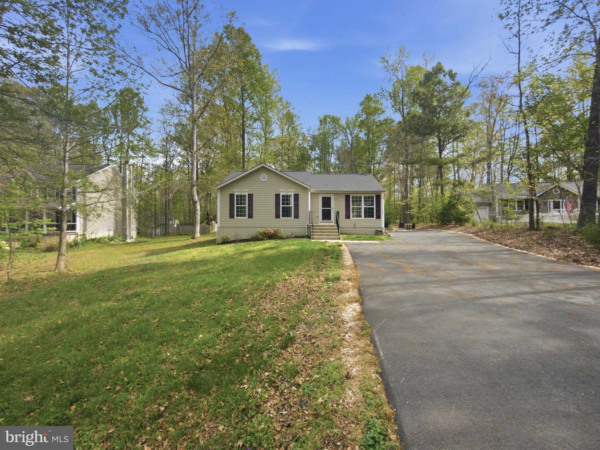 644 Wright Dr photo 2