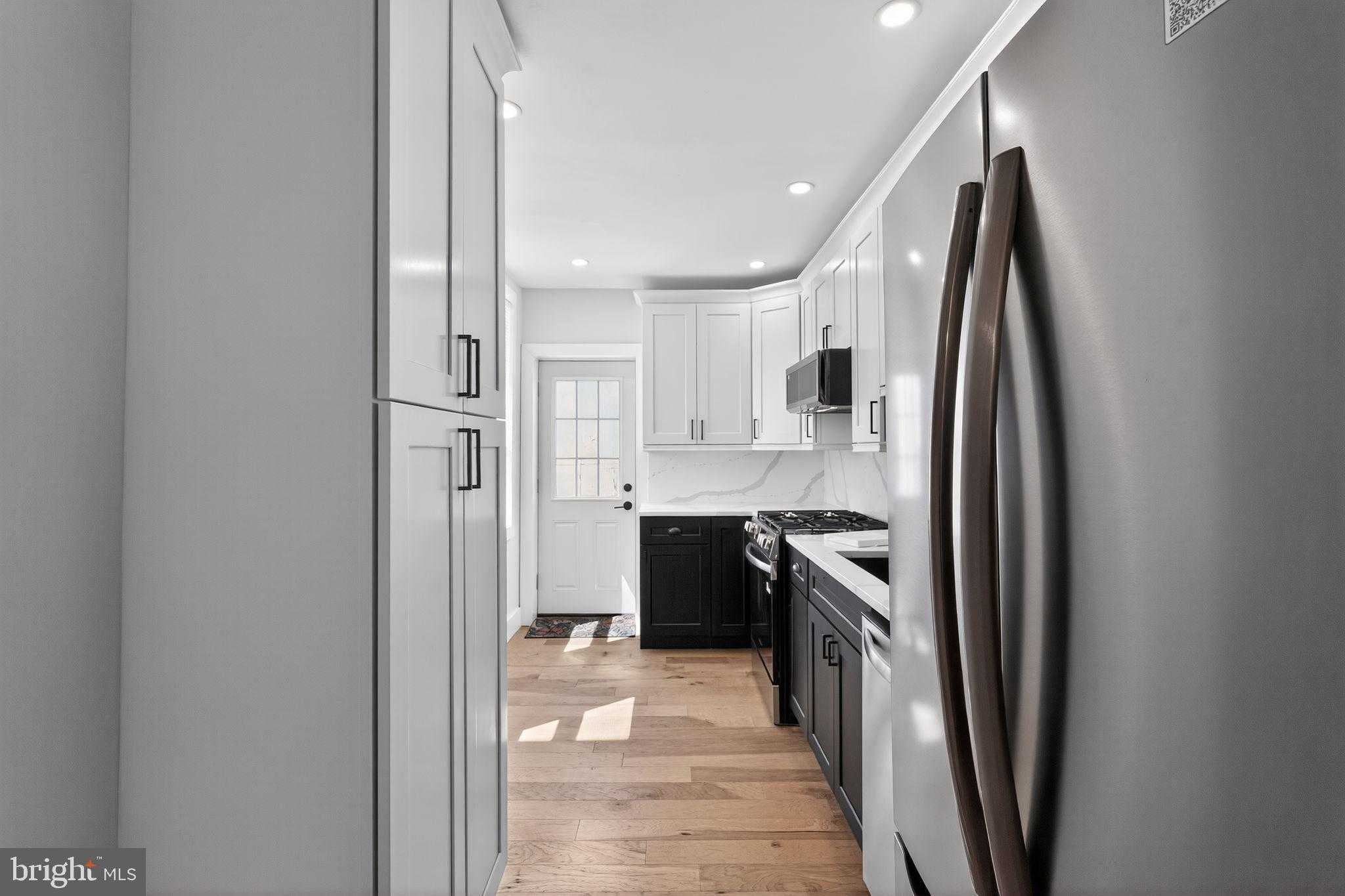 2456 Sepviva St photo 14