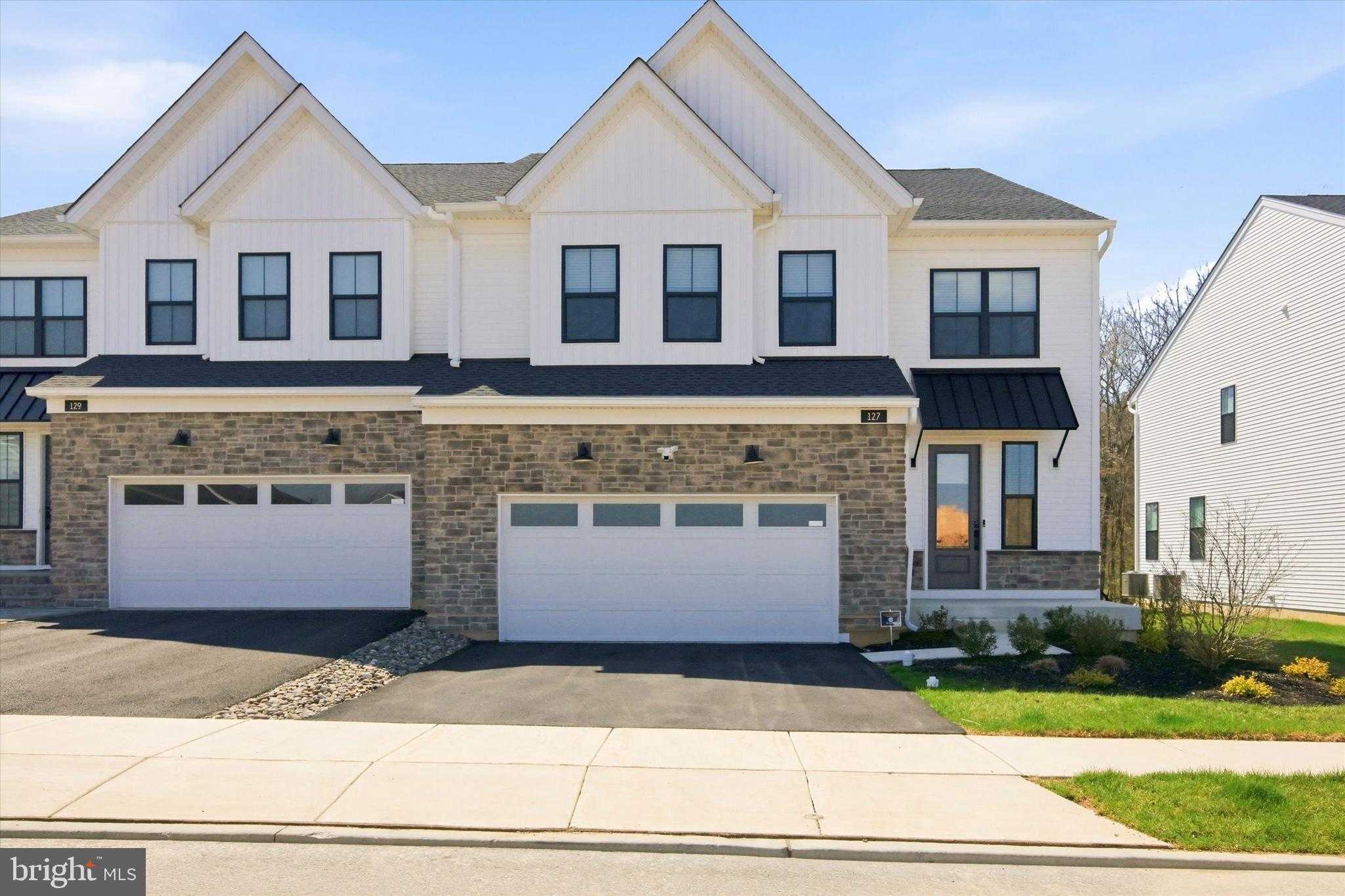 127 Alroy Rd photo 2