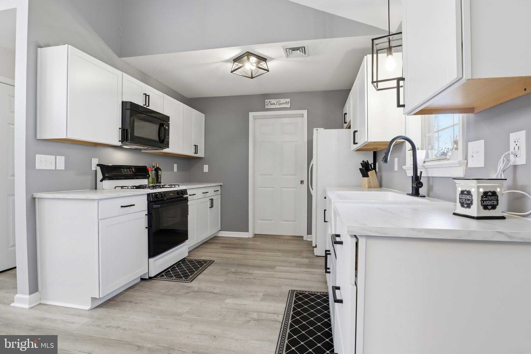 15 Creekview Dr photo 14