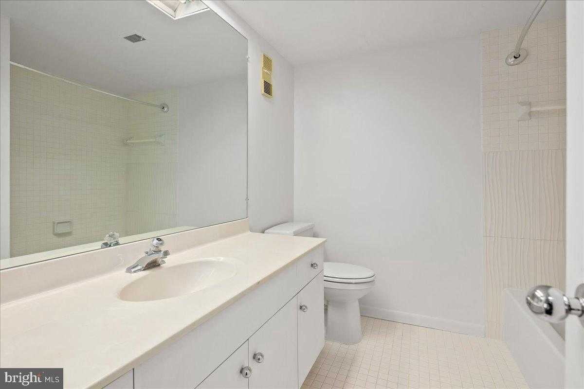 1016 S Wayne St Apt 502 photo 32