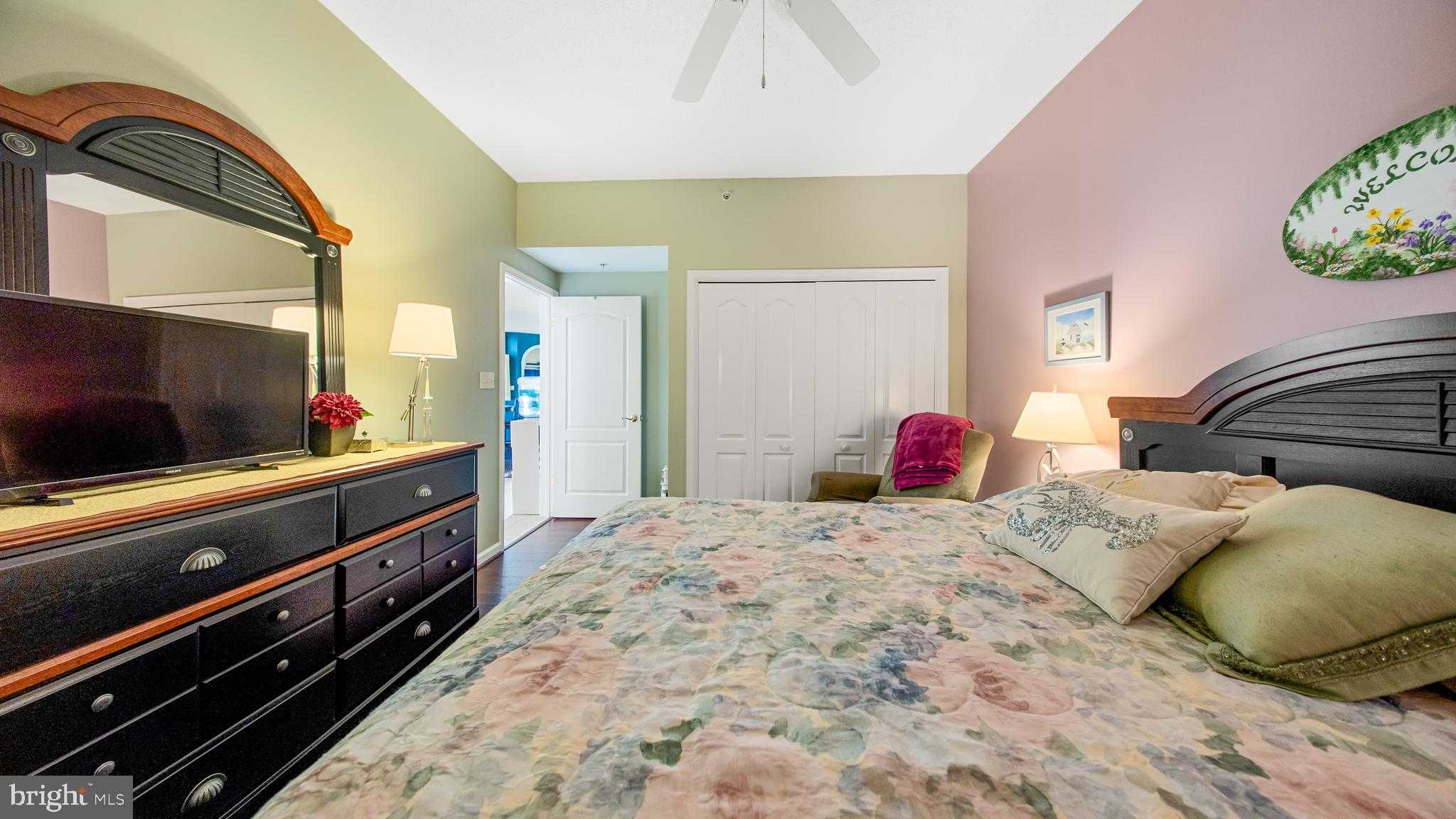 101 Williams St Unit 405 photo 24