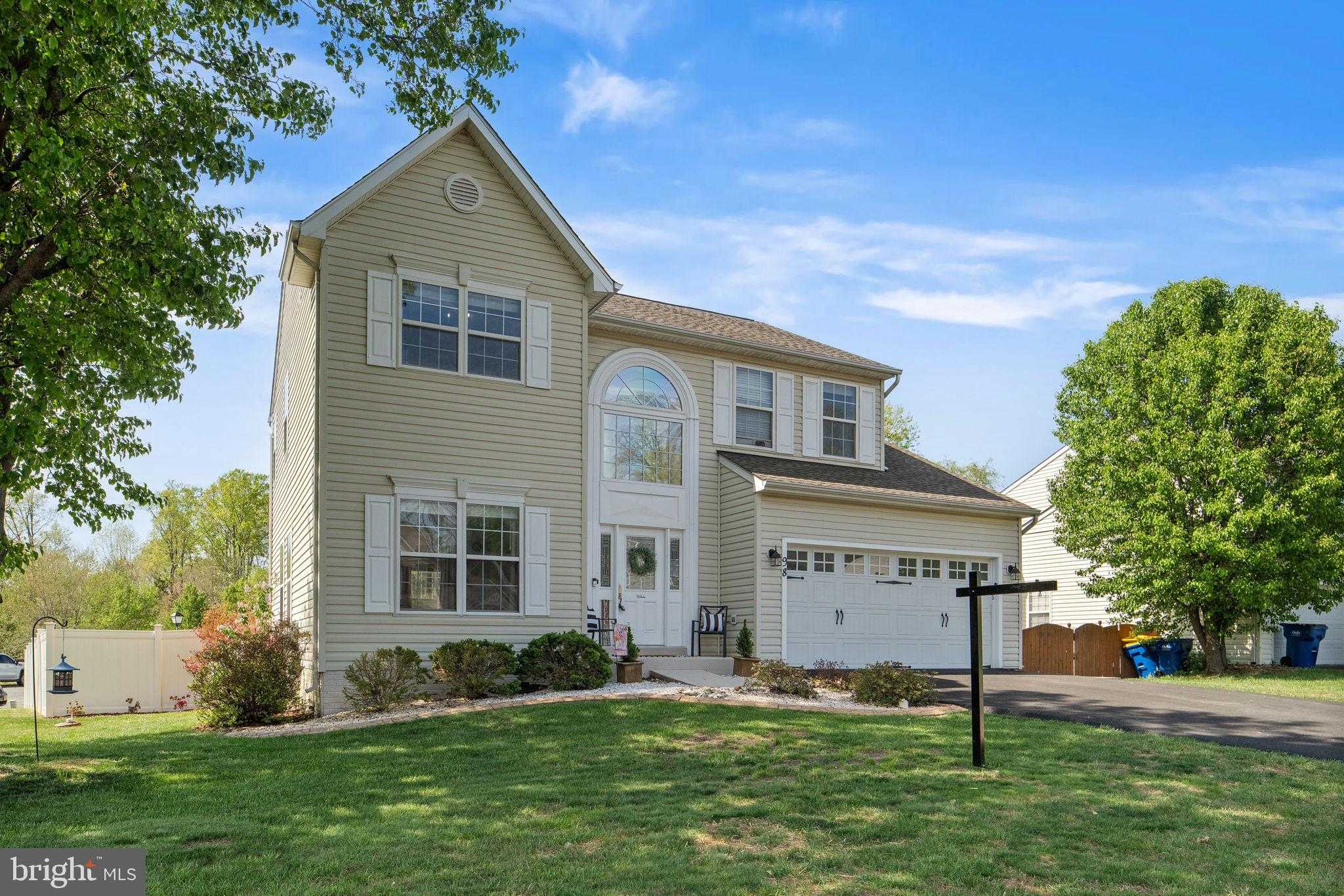 98 Saint Roberts Dr photo 2