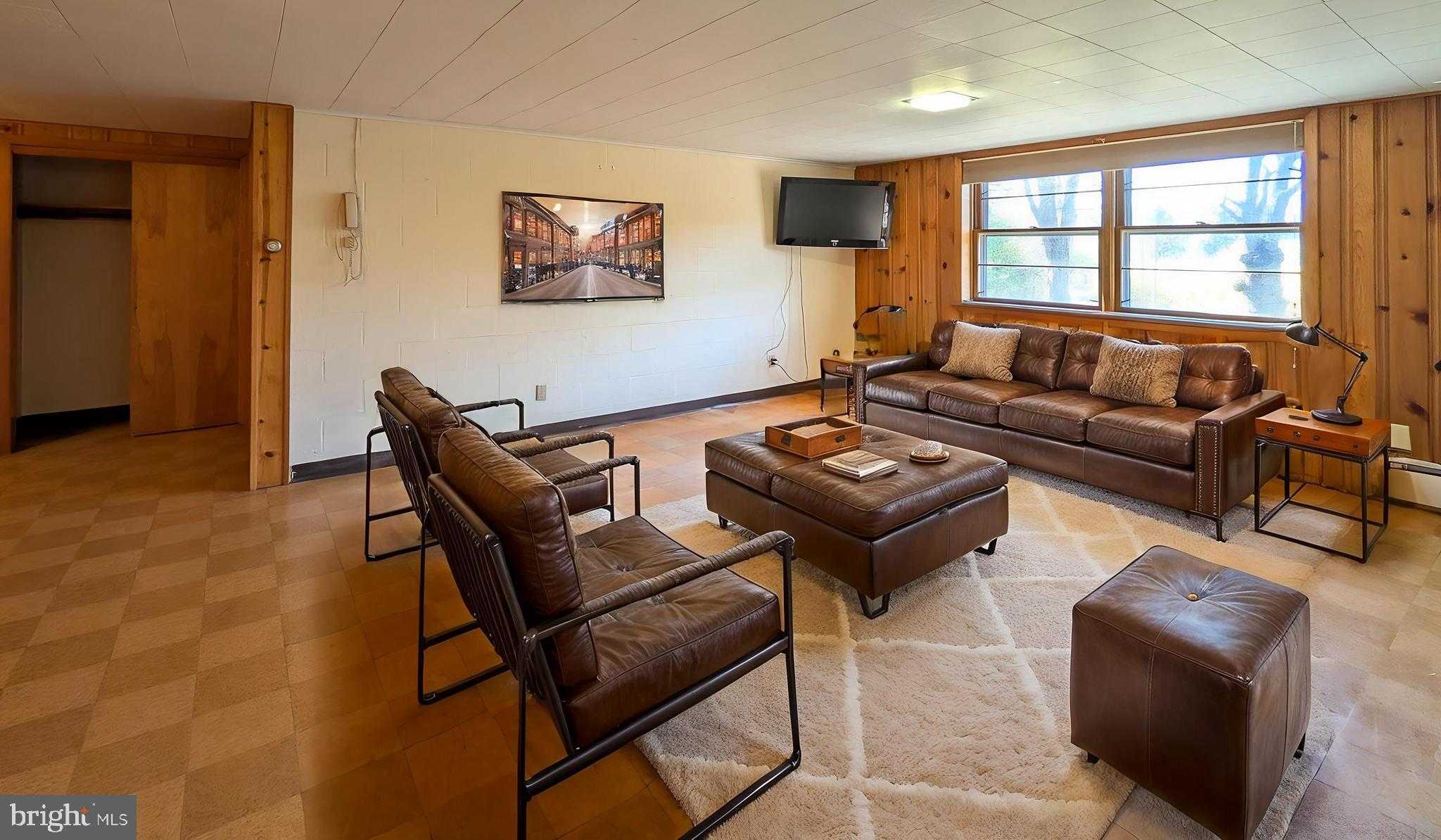 221 Ellen Ave photo 19