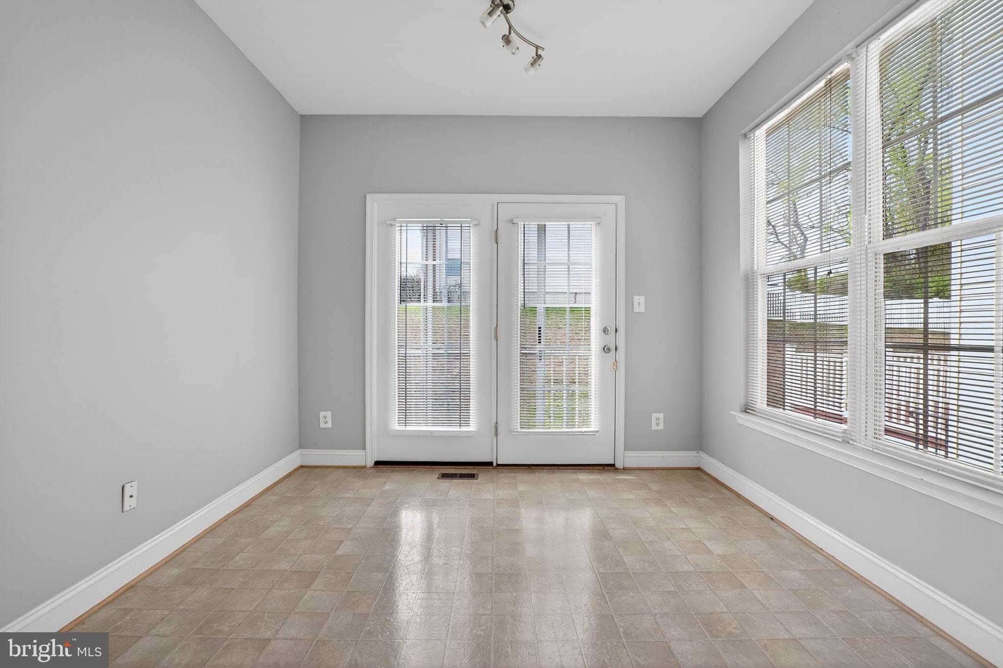 627 Berwick CT photo 12