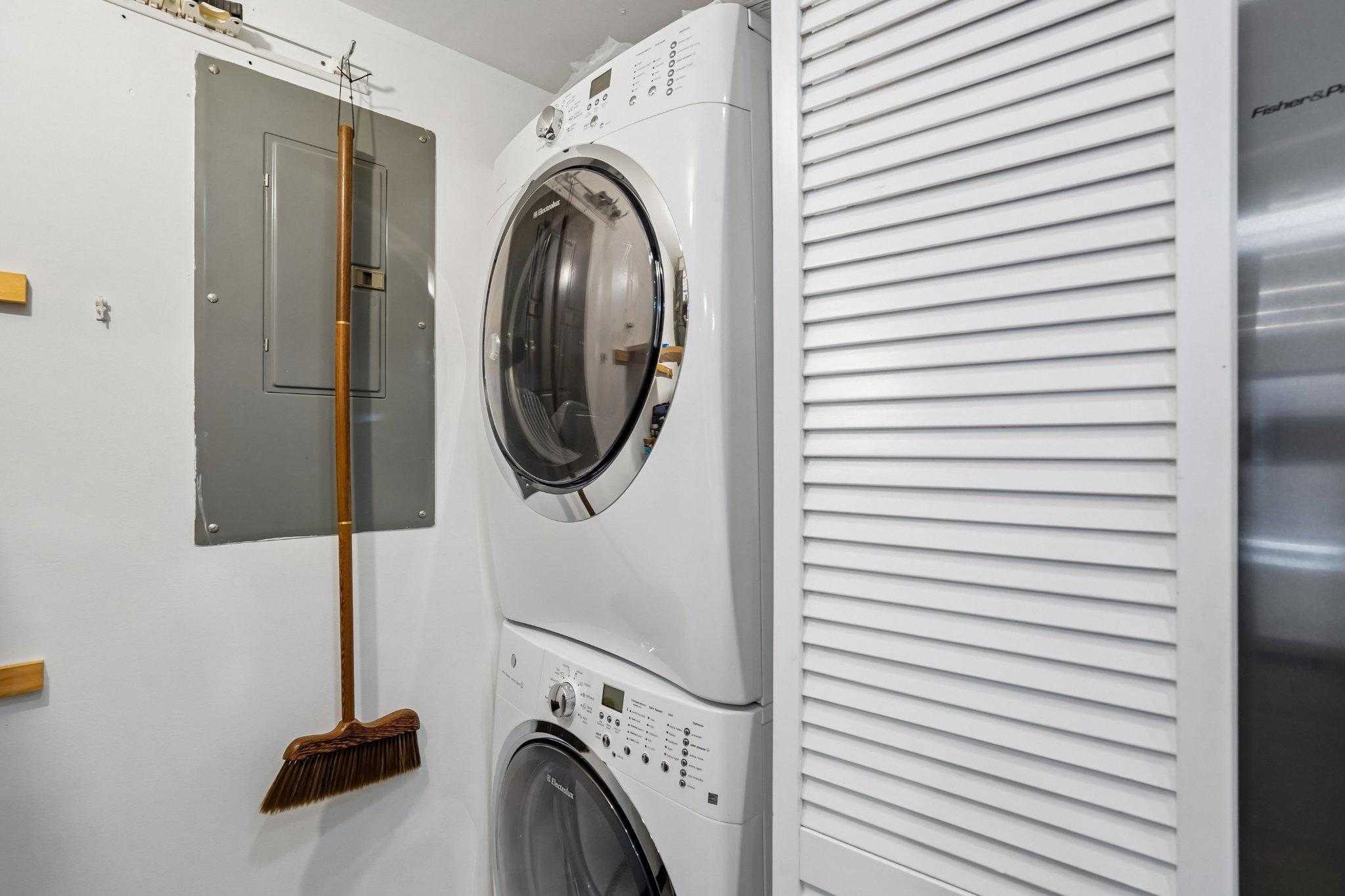 1029 N Stuart St Apt 413 photo 18