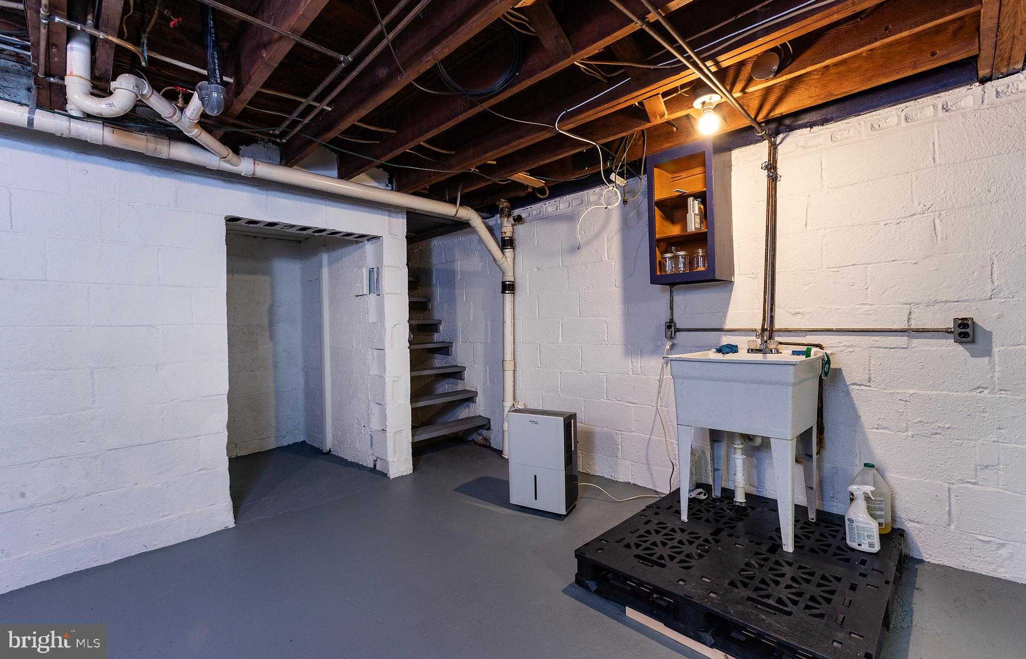 355 E High St photo 40