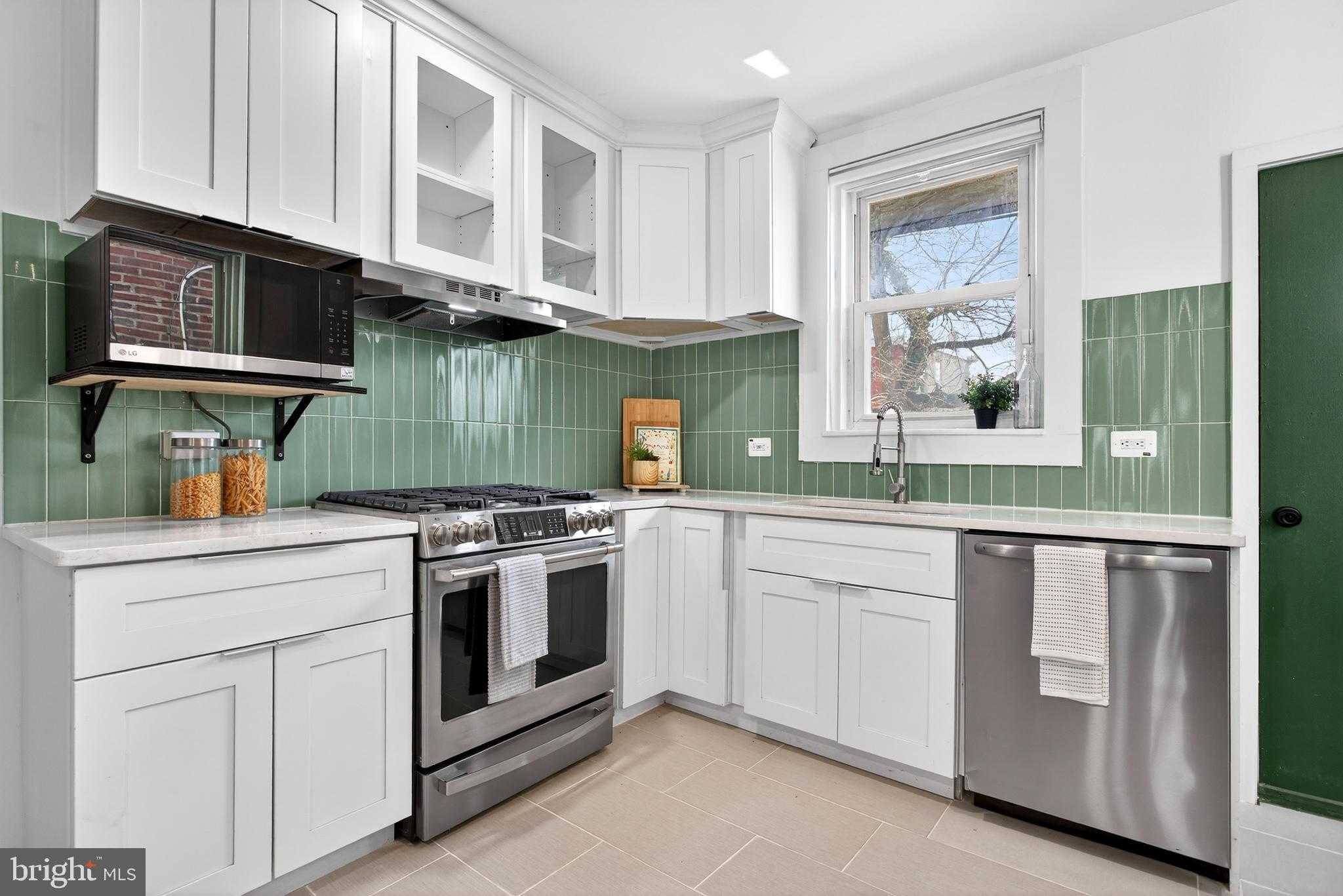 128 E Tulpehocken St photo 9