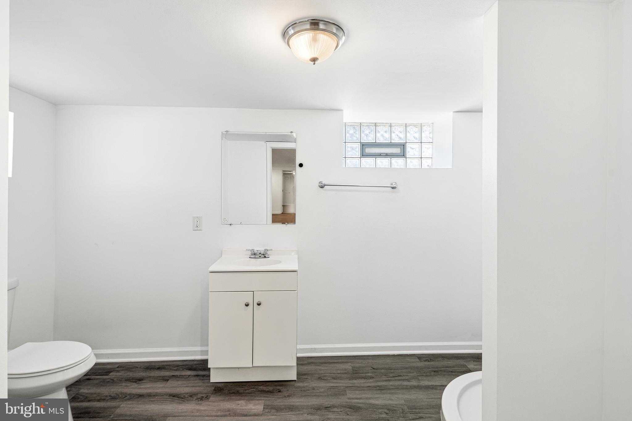 151 W Abbottsford Ave photo 26