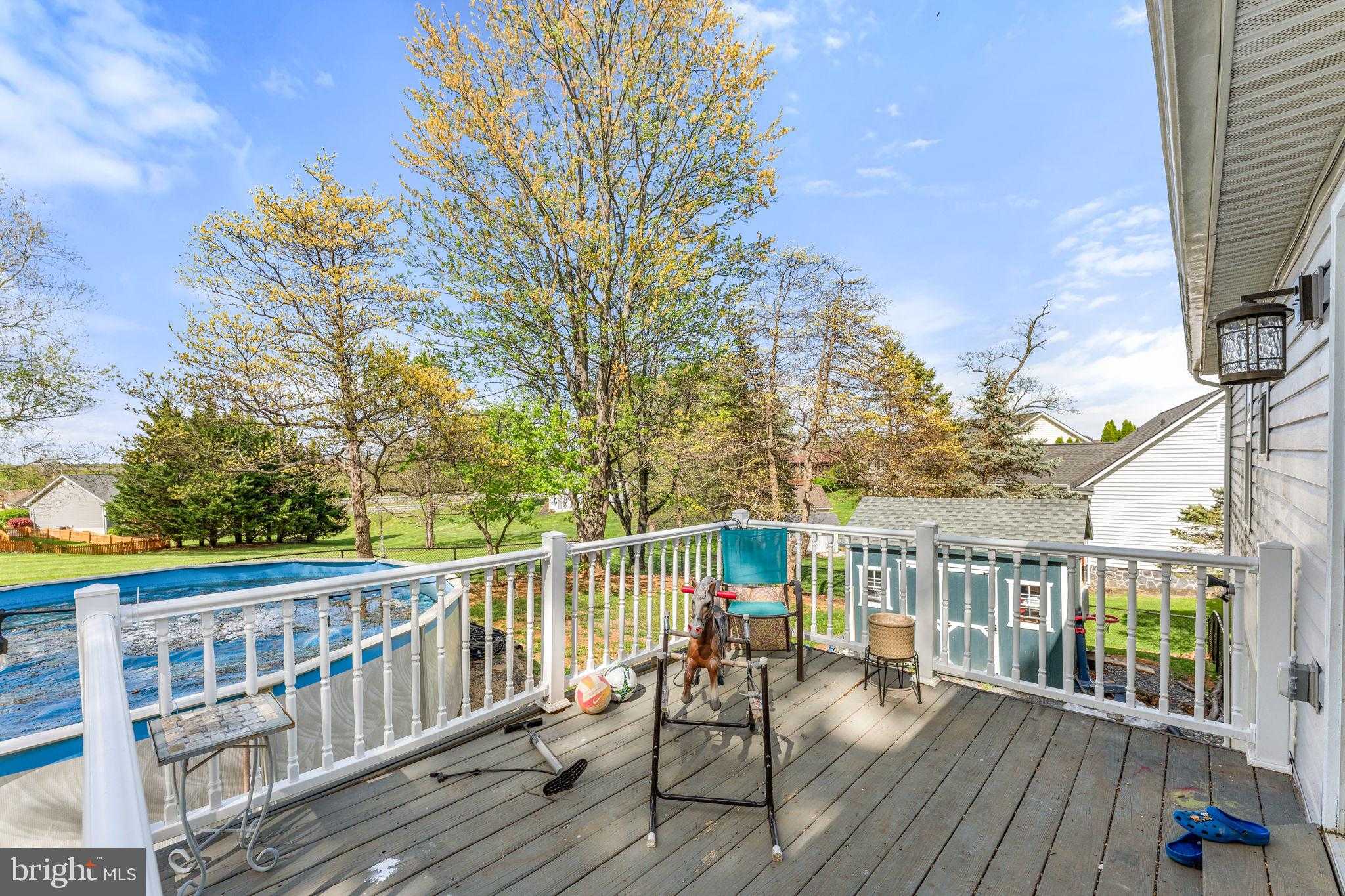 157 Berkeley Dr photo 32