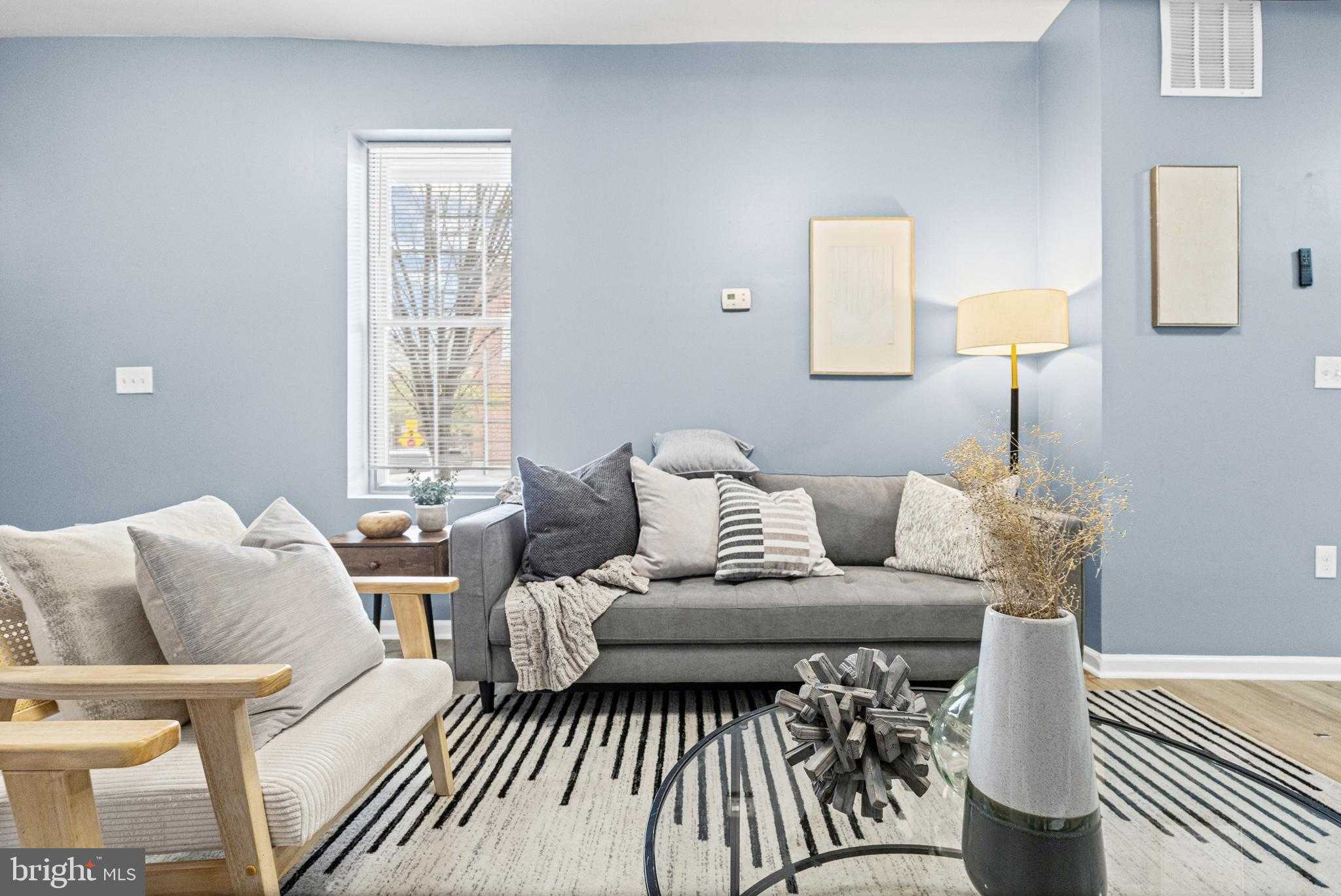 447 N Linwood Ave photo 10